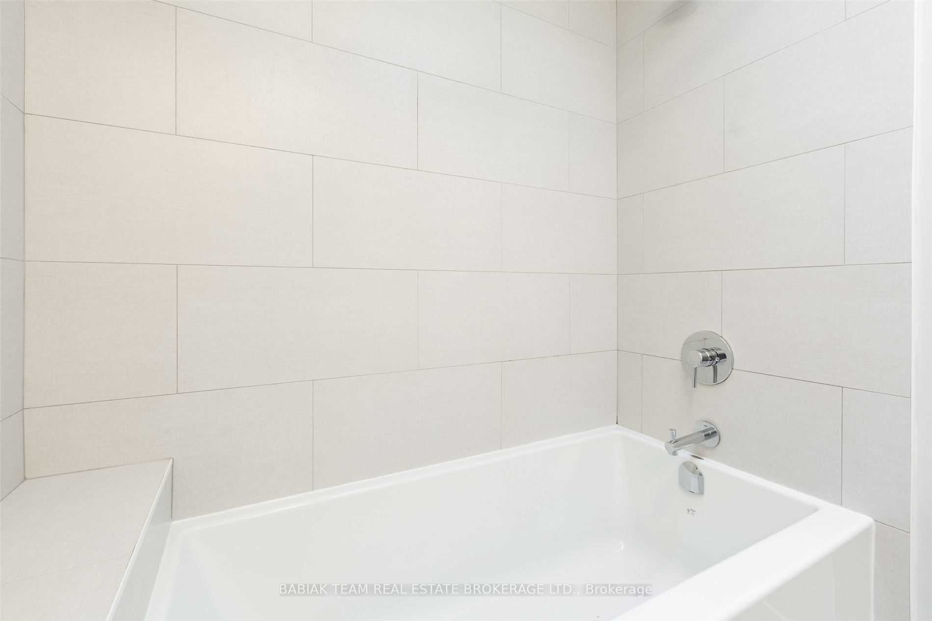 332 High Park Avenue 303 Property Photo 17