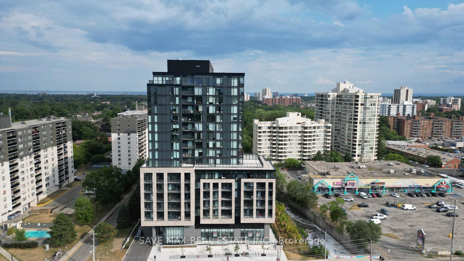 86 Dundas Street E 916 Property Photo 1