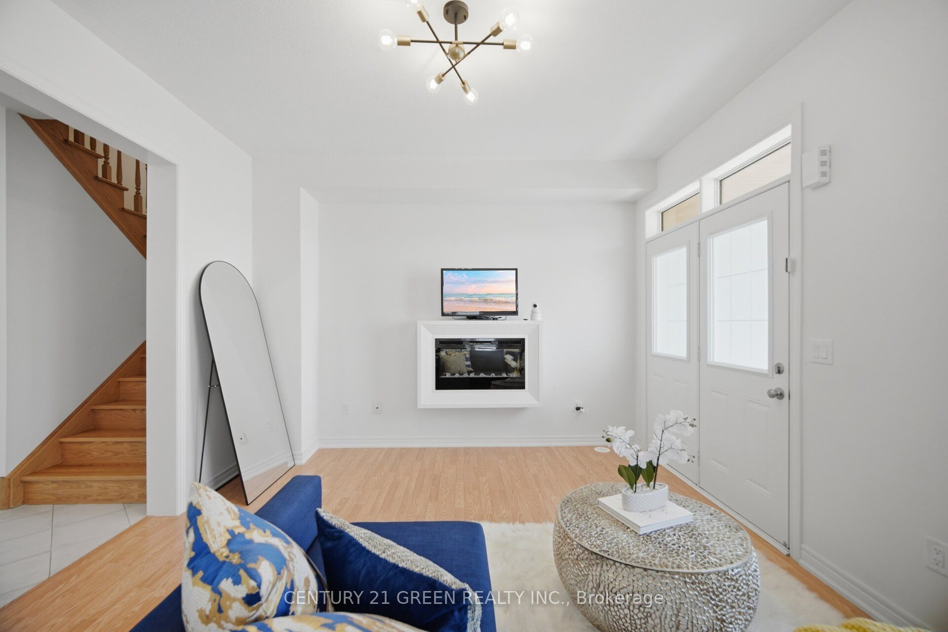 537 Dundas Street E Property Photo 4