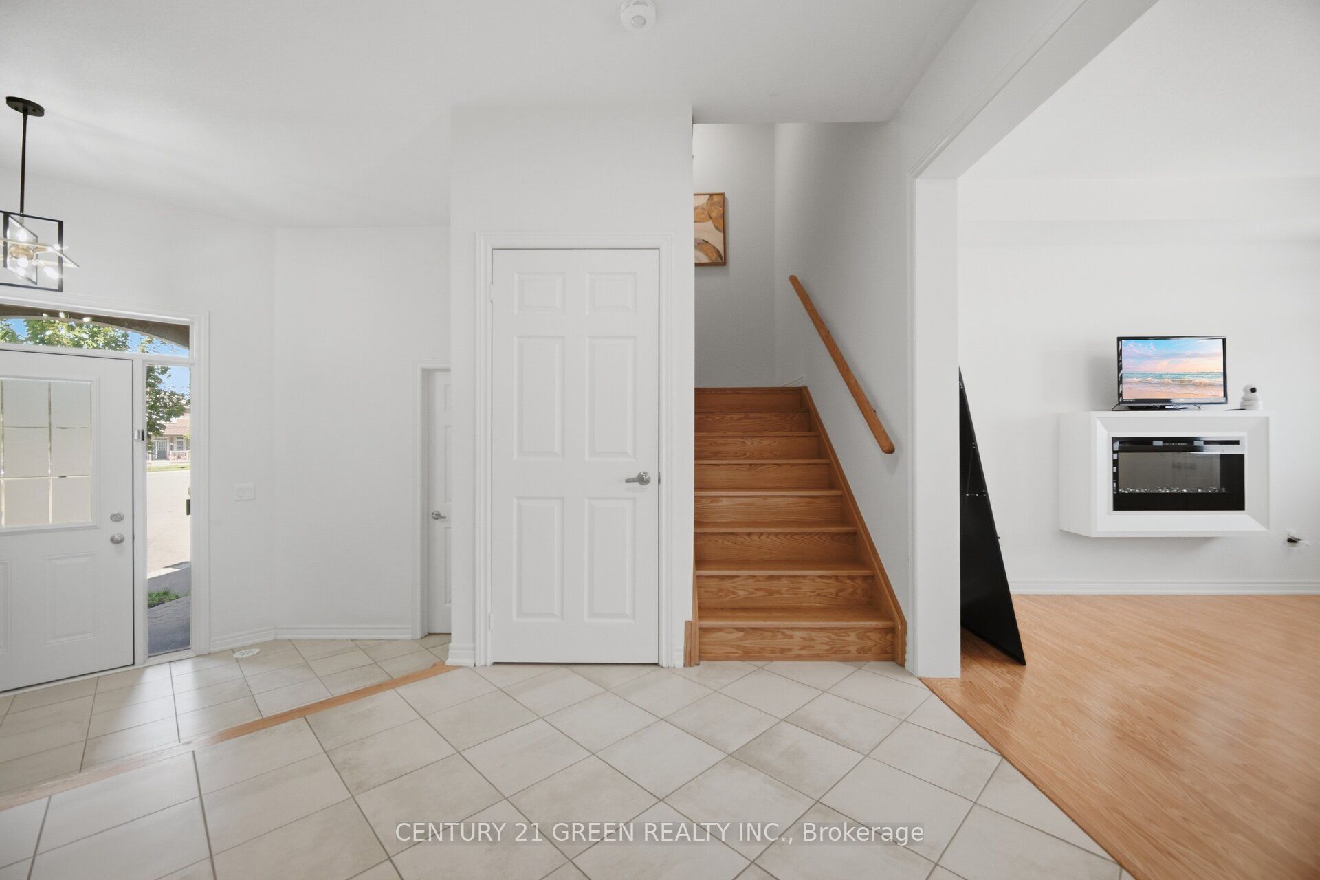 537 Dundas Street E Property Photo 11