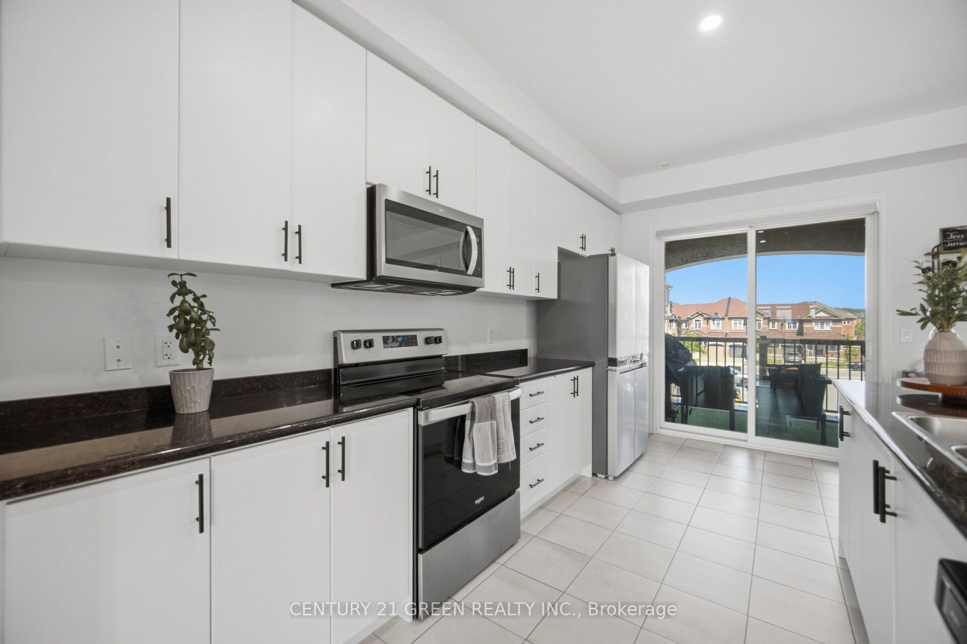 537 Dundas Street E Property Photo 16