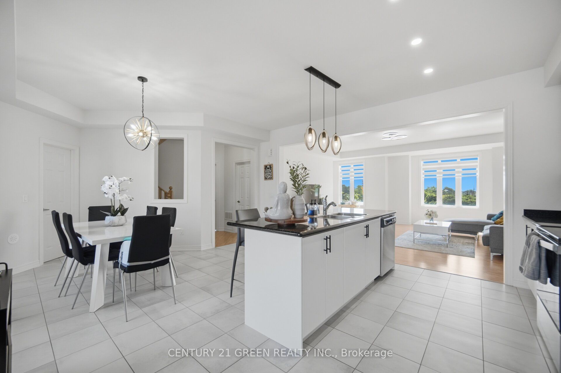 537 Dundas Street E Property Photo 17
