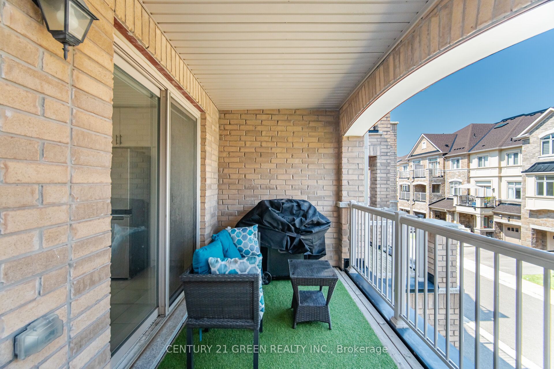 537 Dundas Street E Property Photo 26