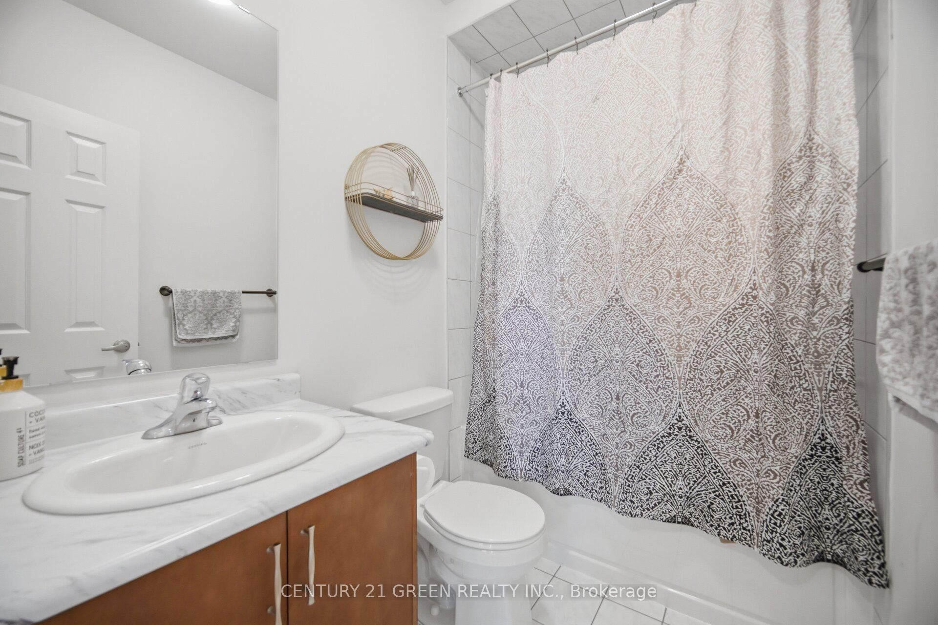 537 Dundas Street E Property Photo 30