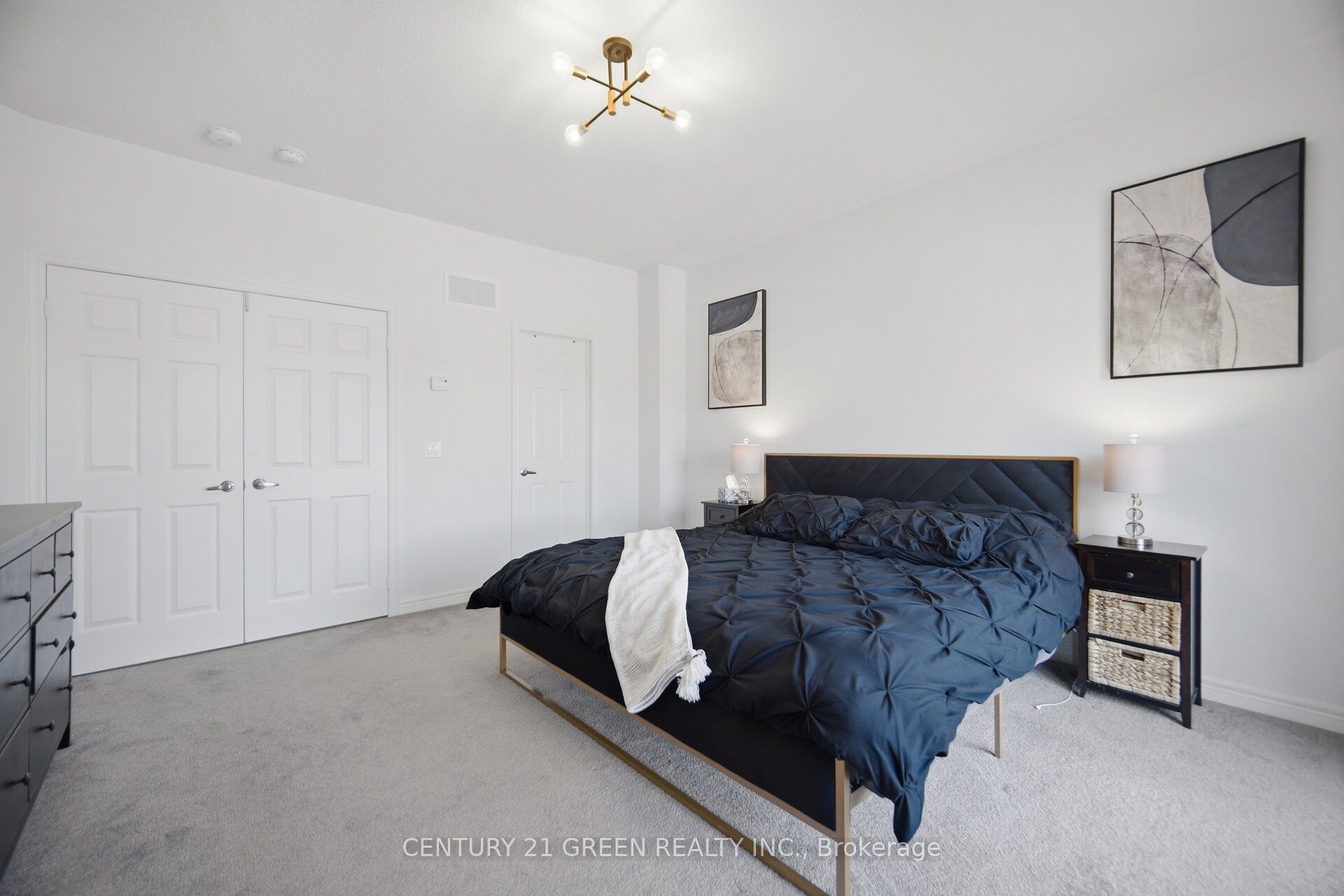 537 Dundas Street E Property Photo 32