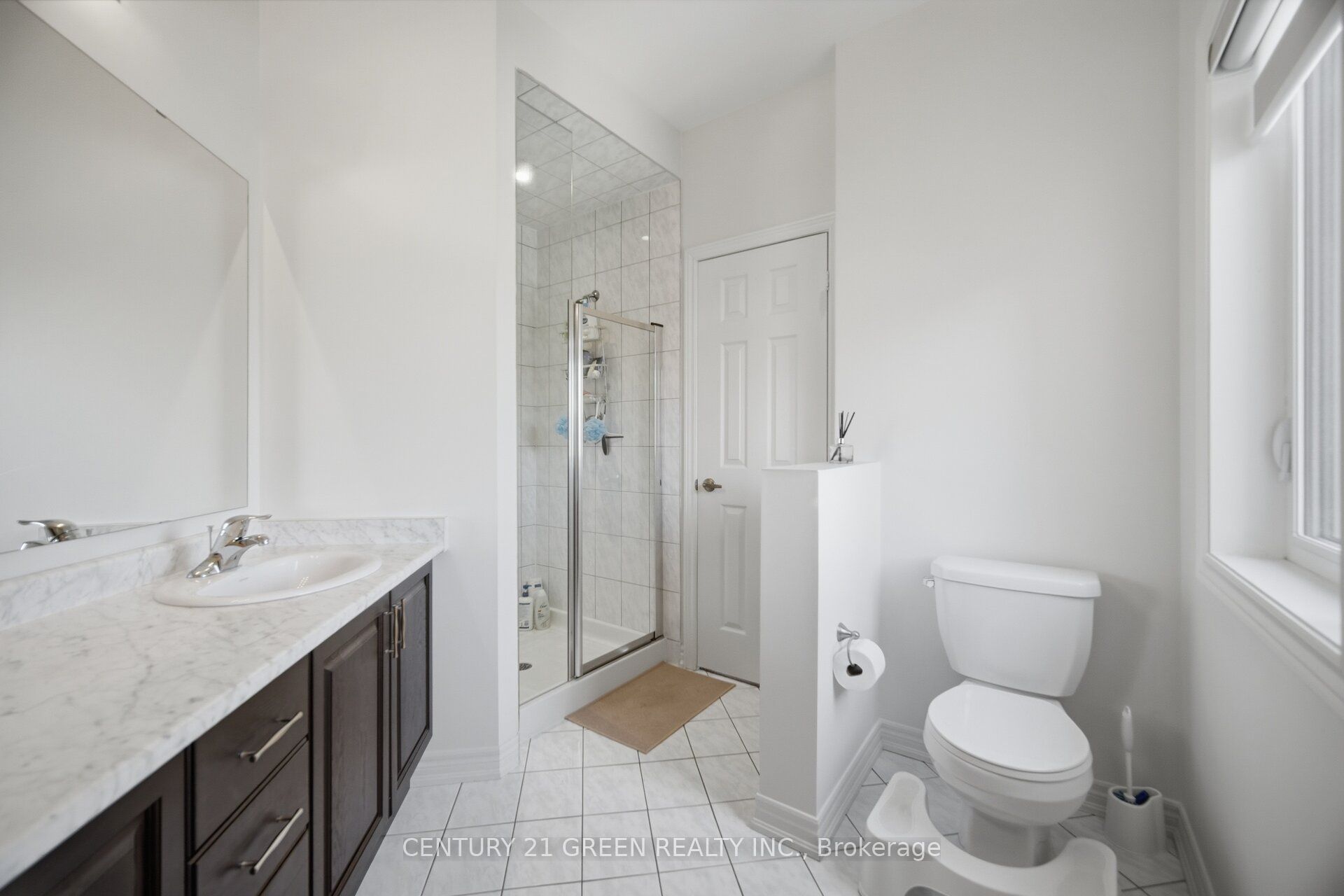537 Dundas Street E Property Photo 37
