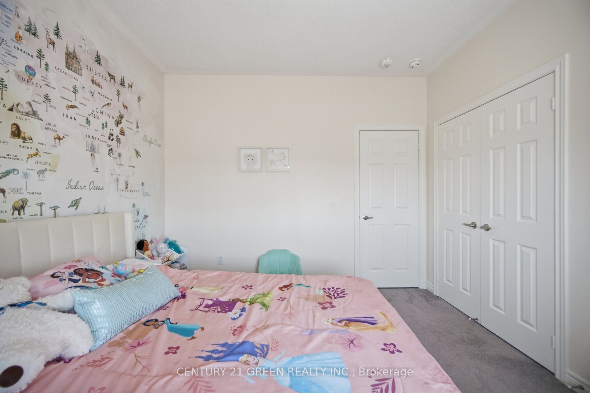 537 Dundas Street E Property Photo 40