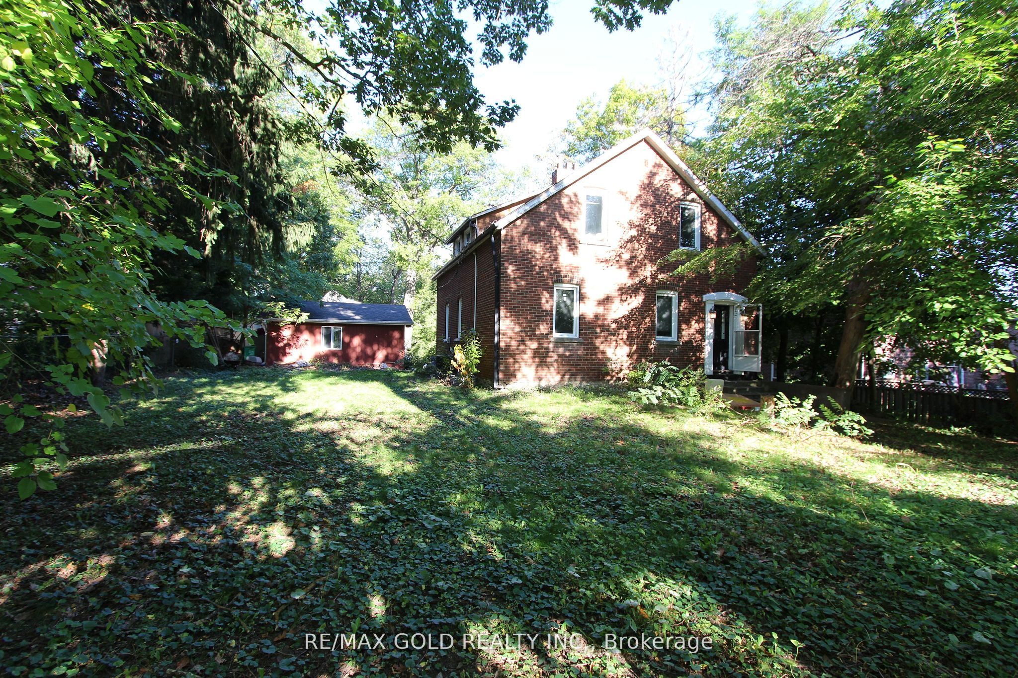 961 Lakeshore Road W Property Photo 6