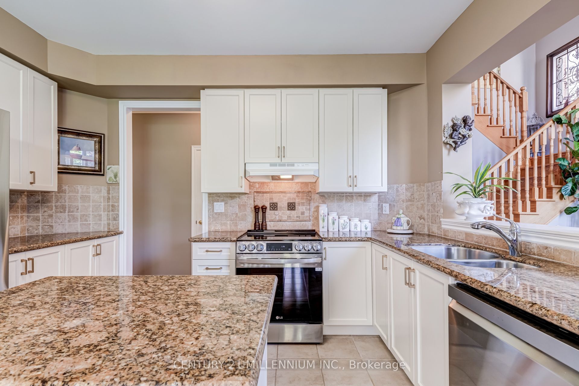 2555 Nichols Drive Property Photo 14