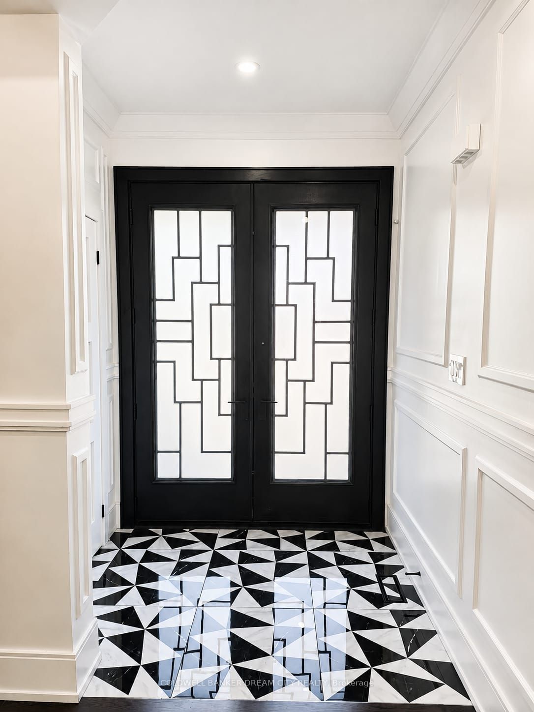 6 Pellegrino Road W Property Photo 2