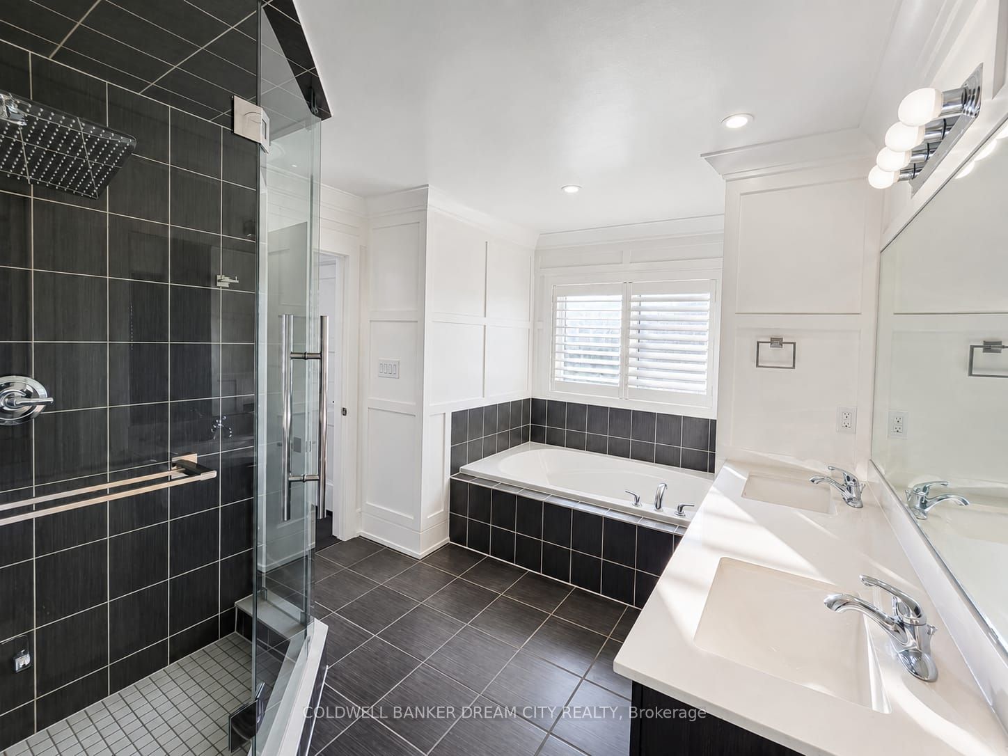 6 Pellegrino Road W Property Photo 28