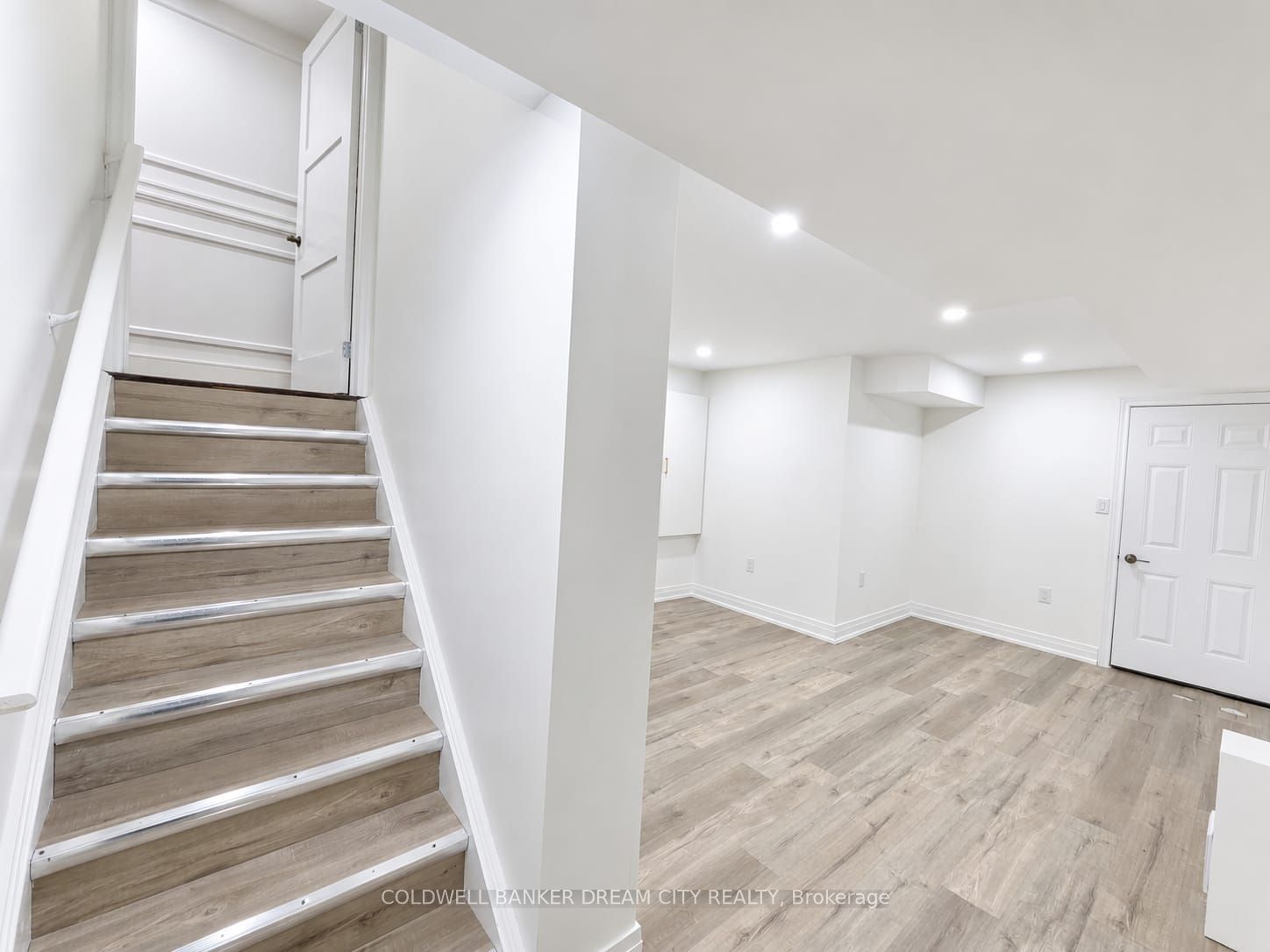 6 Pellegrino Road W Property Photo 34