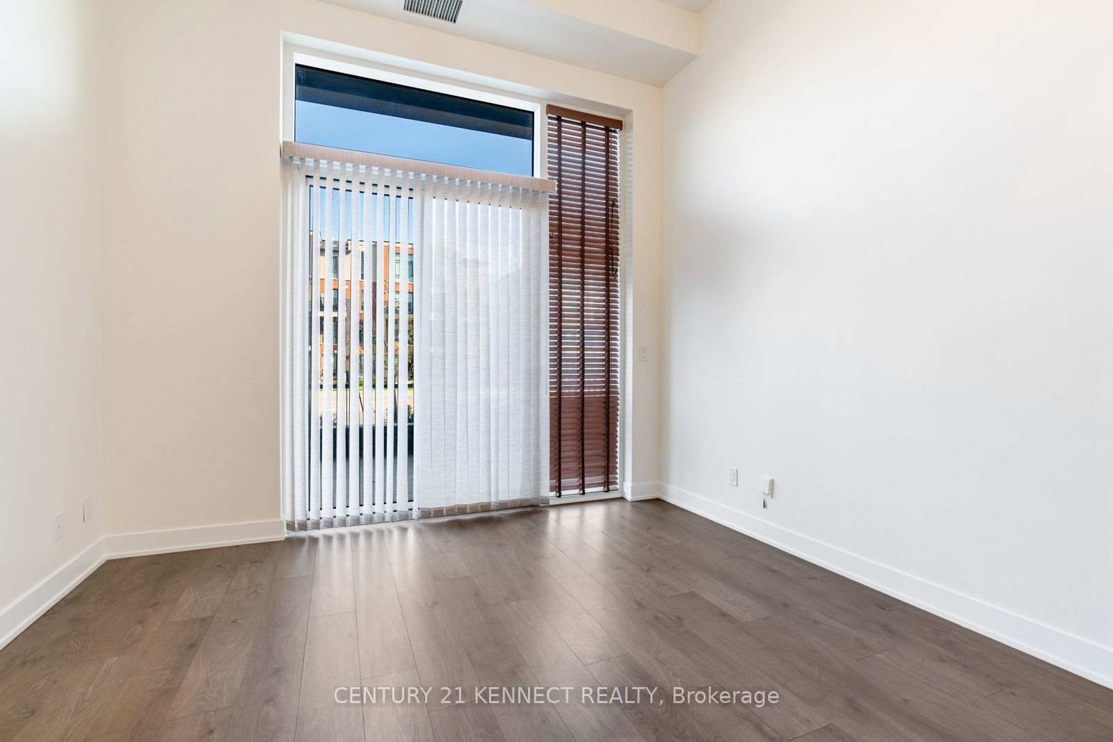 180 Veterans Drive 101 Property Photo 12
