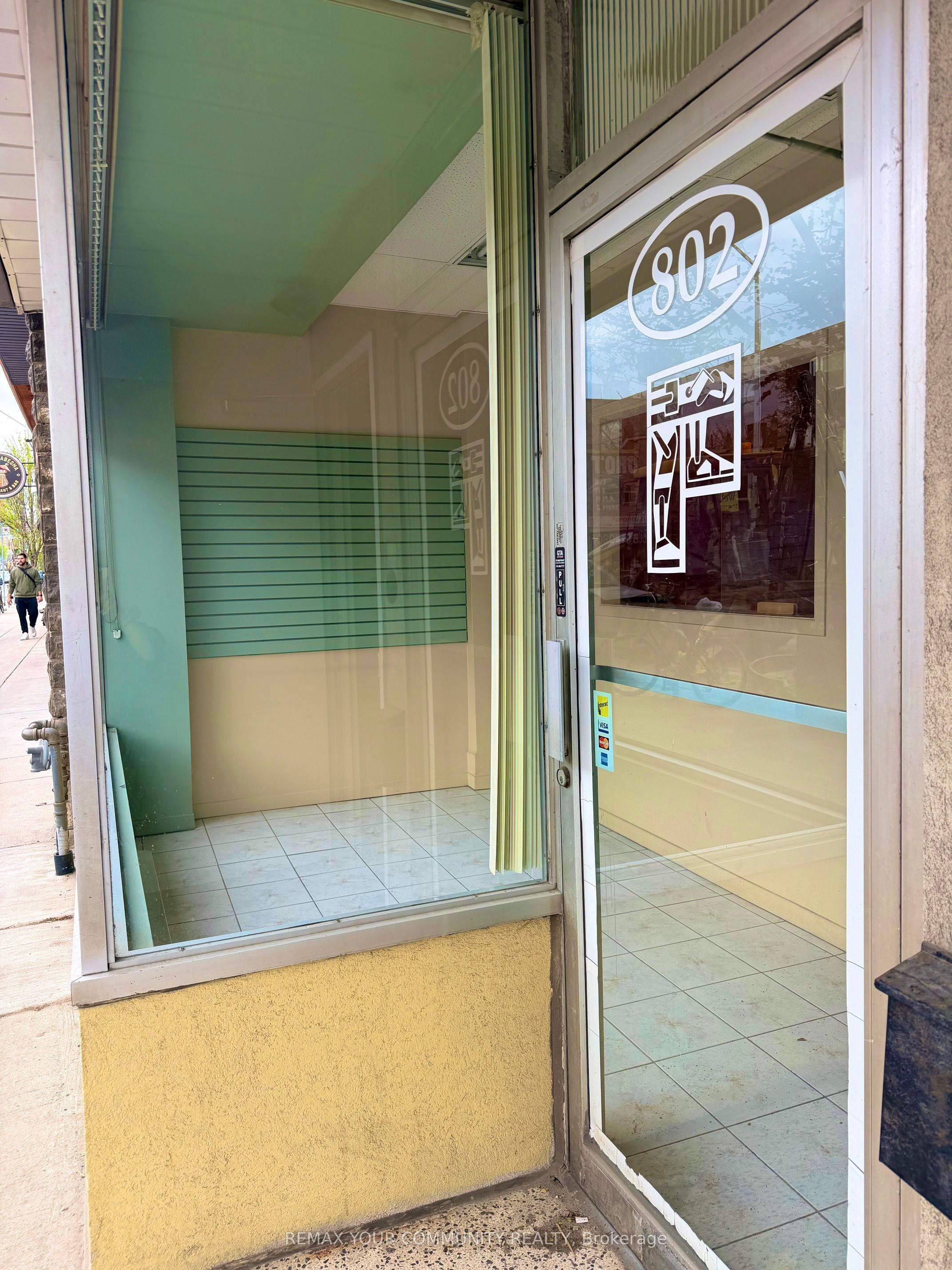 802 Bloor Street W Property Photo 4