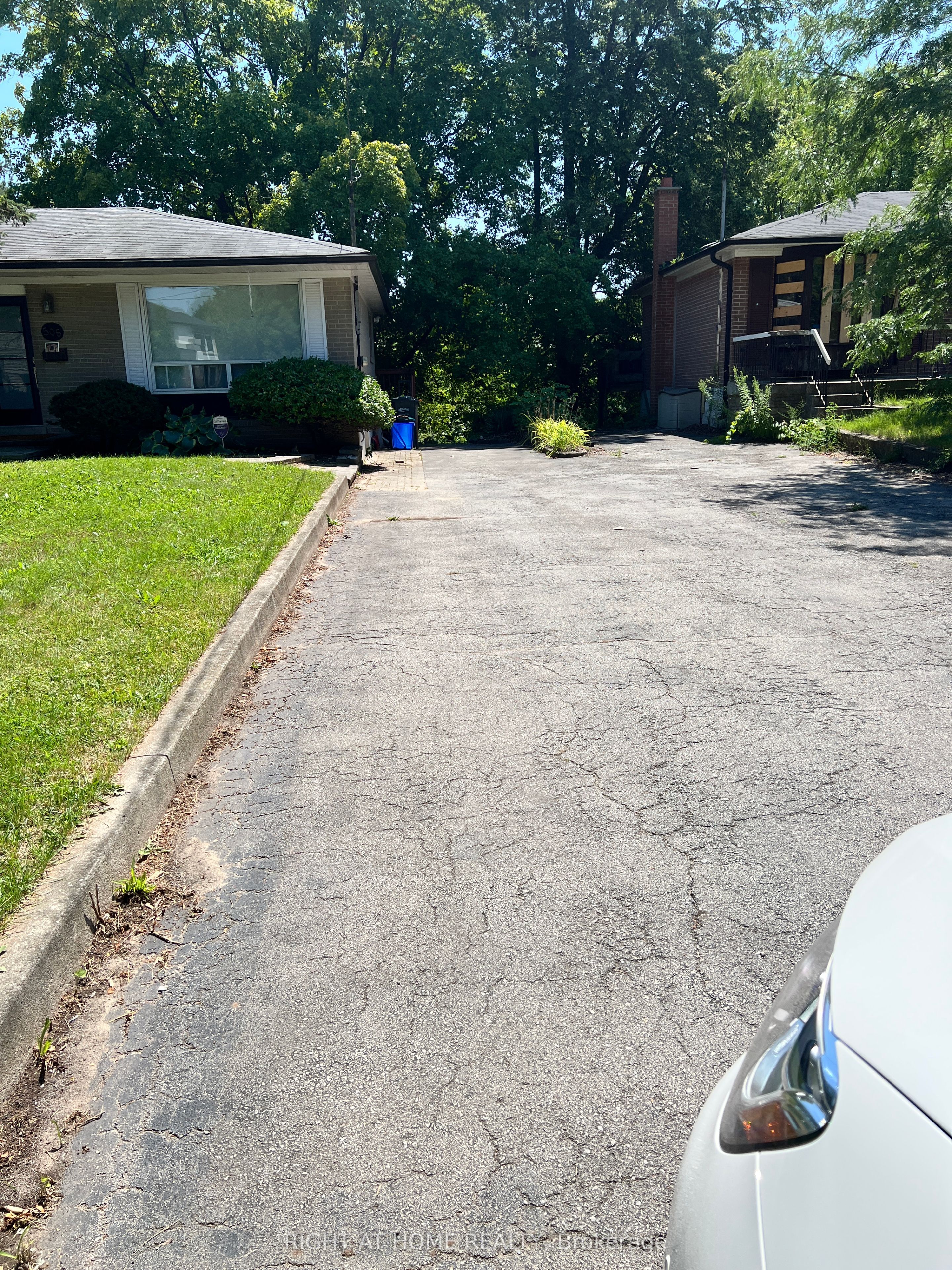 508 Stafford Drive Upper Property Photo 2