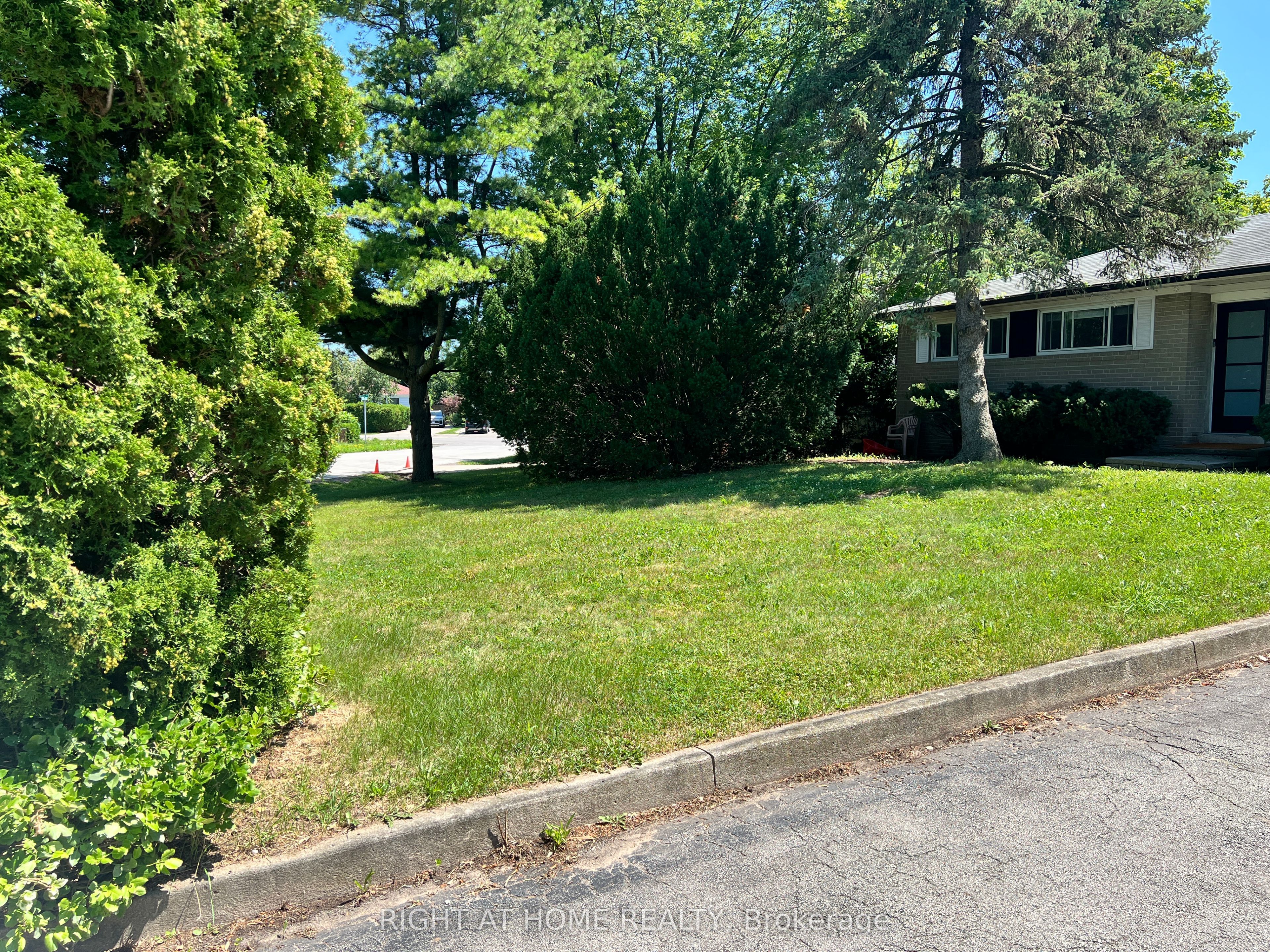508 Stafford Drive Upper Property Photo 3