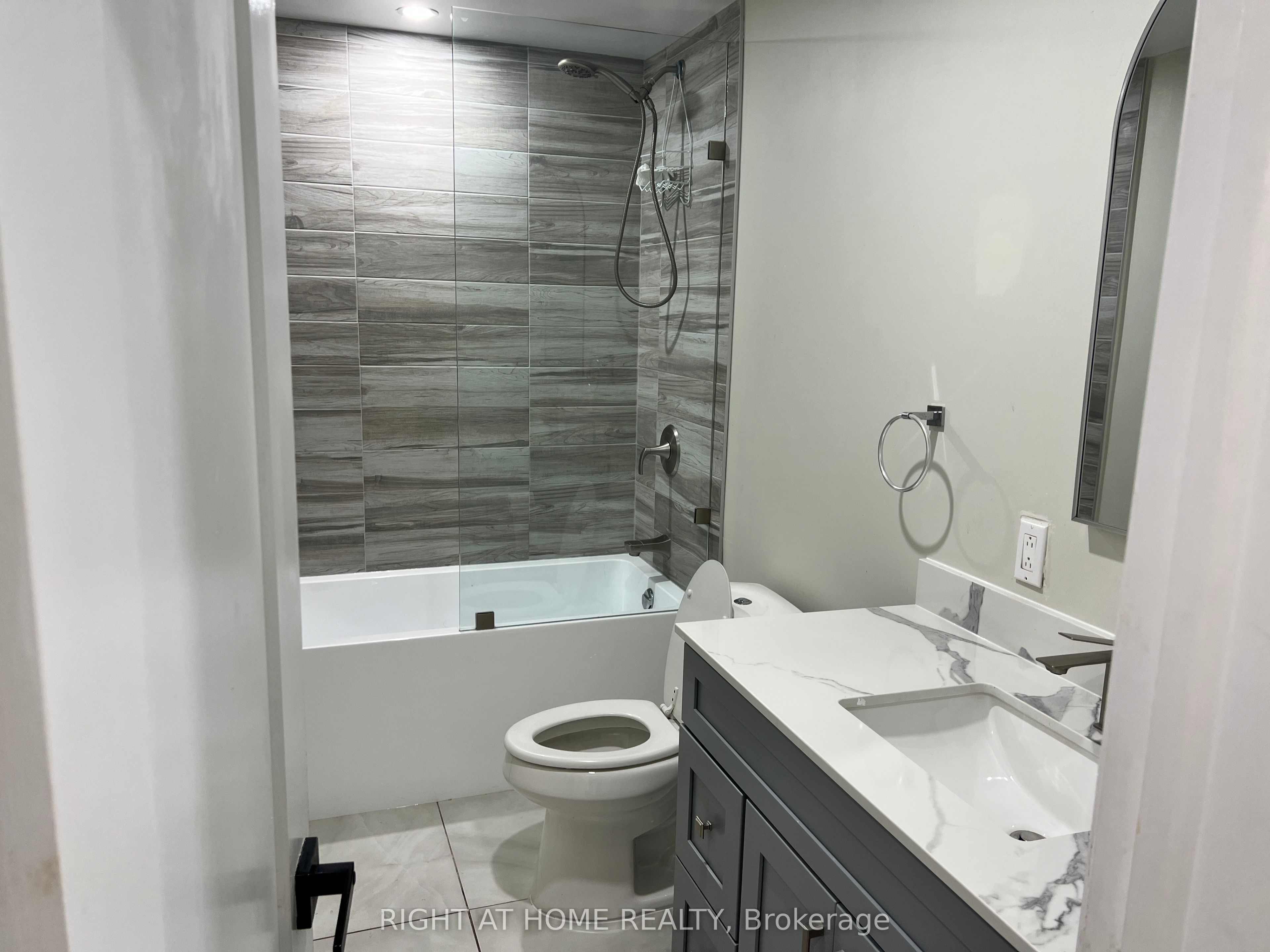 508 Stafford Drive Upper Property Photo 9