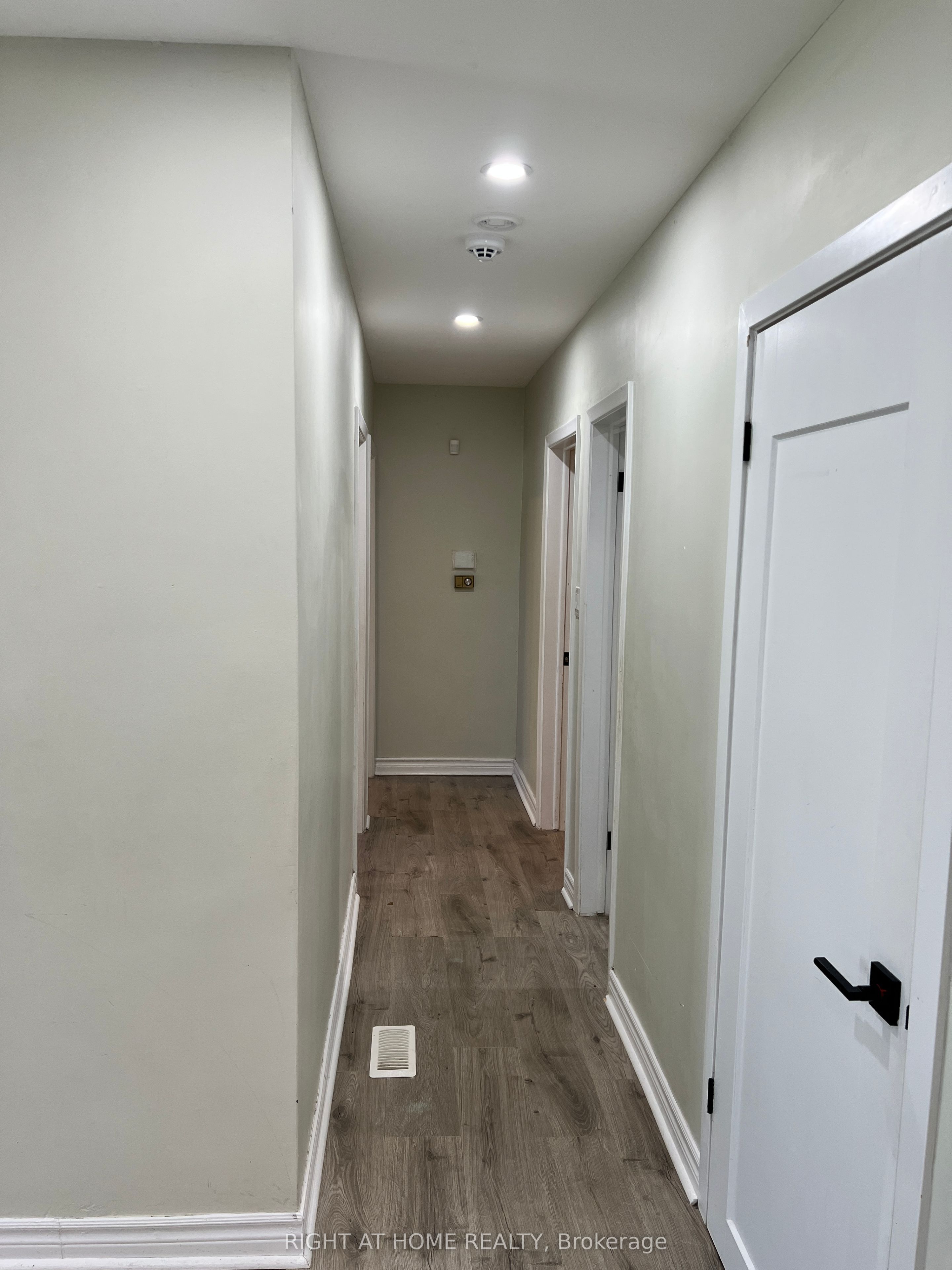 508 Stafford Drive Upper Property Photo 17