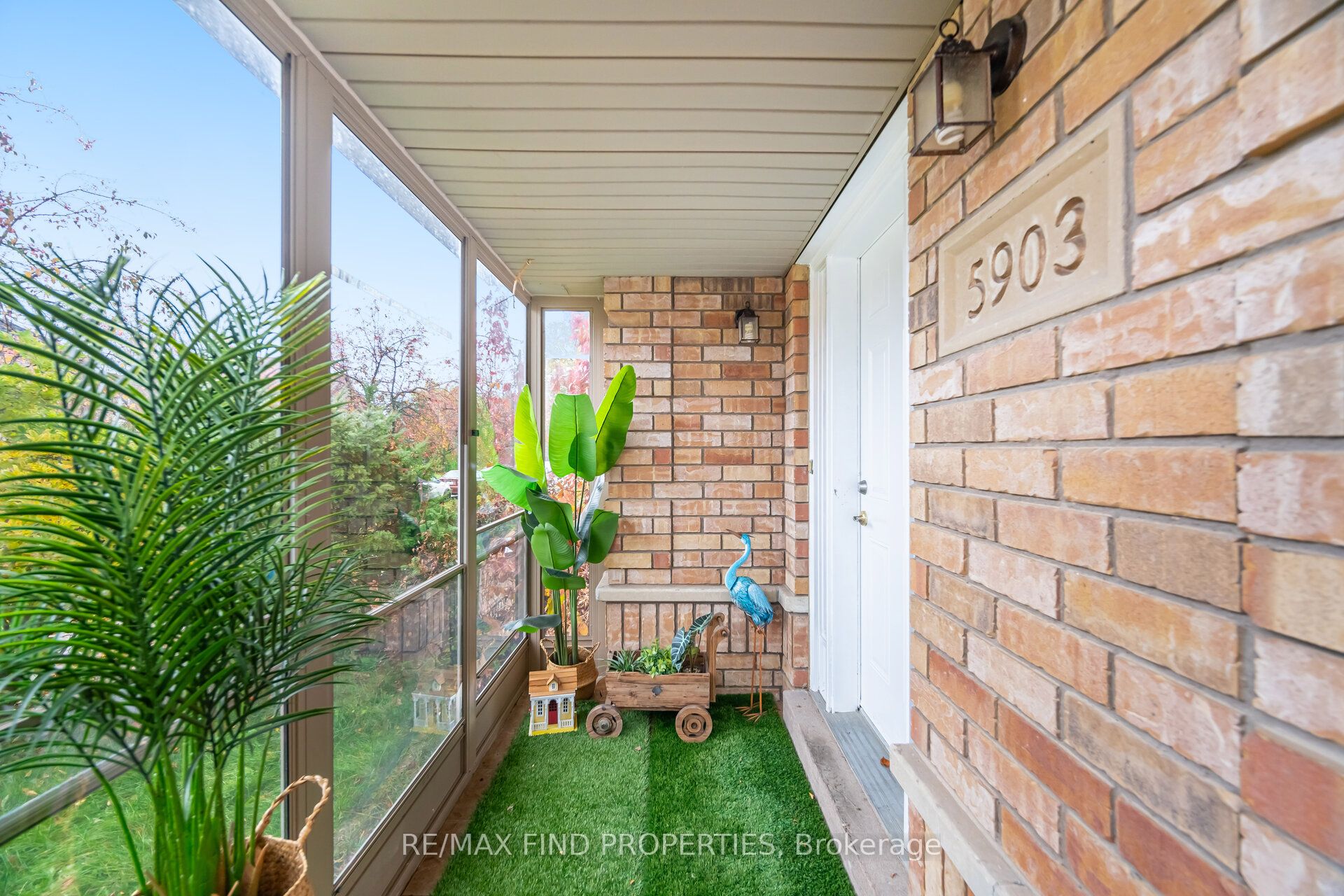 5903 Shelford Terrace Property Photo 7