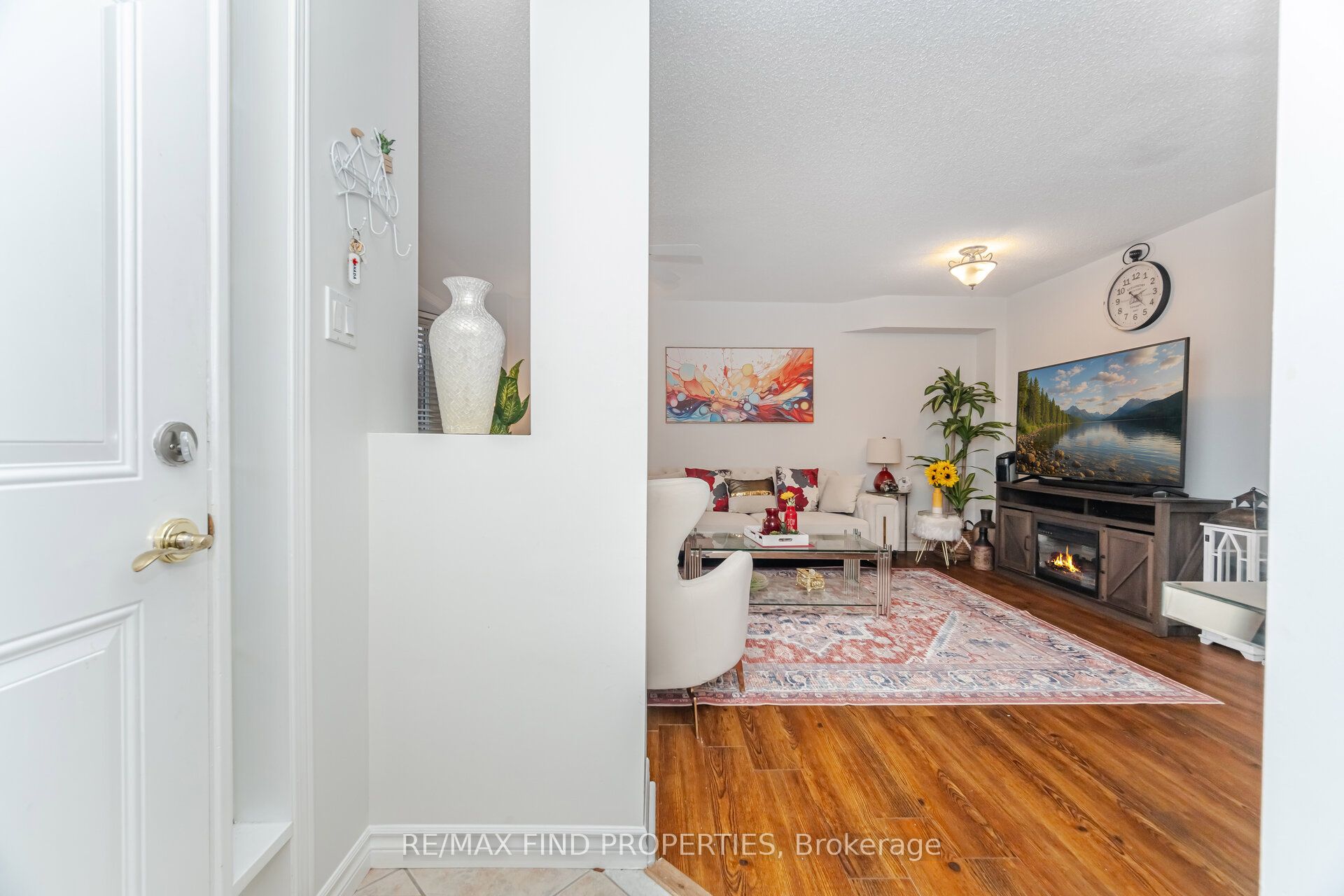 5903 Shelford Terrace Property Photo 9
