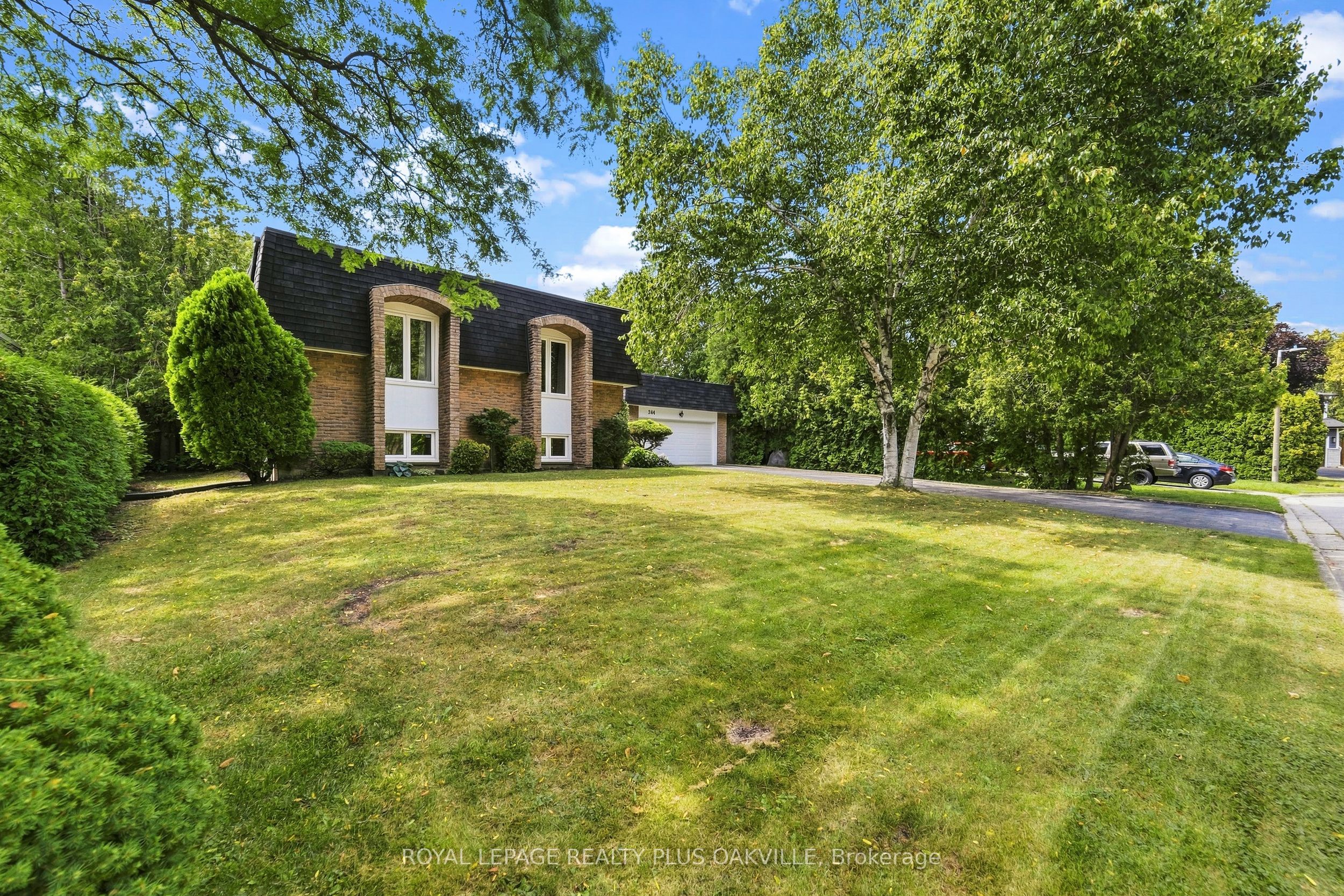 244 Willowridge Court Property Photo 3