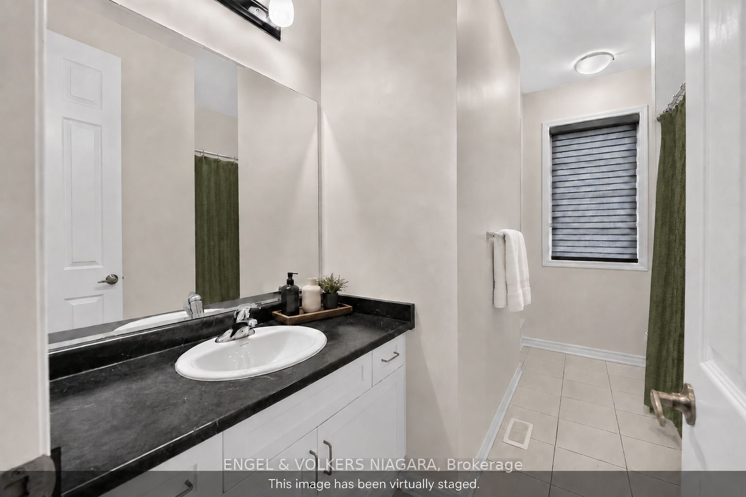 1221 Rose Way S Property Photo 14
