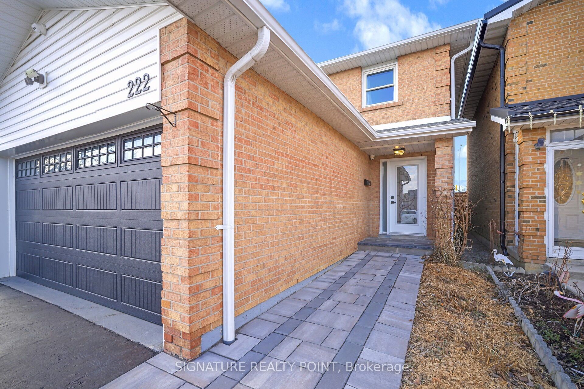 222 Simmons Boulevard Property Photo 2
