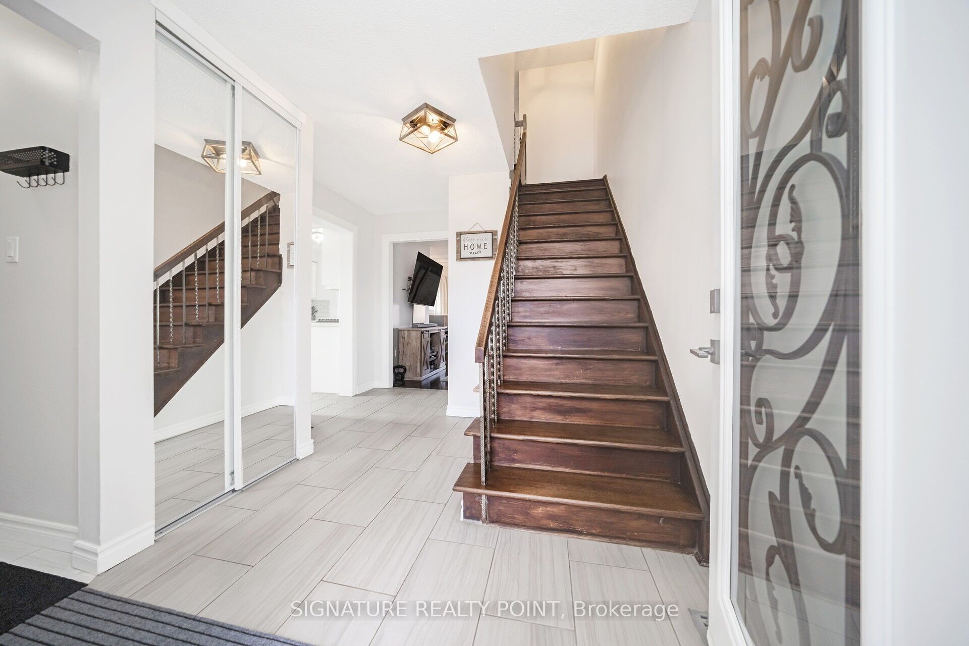 222 Simmons Boulevard Property Photo 3
