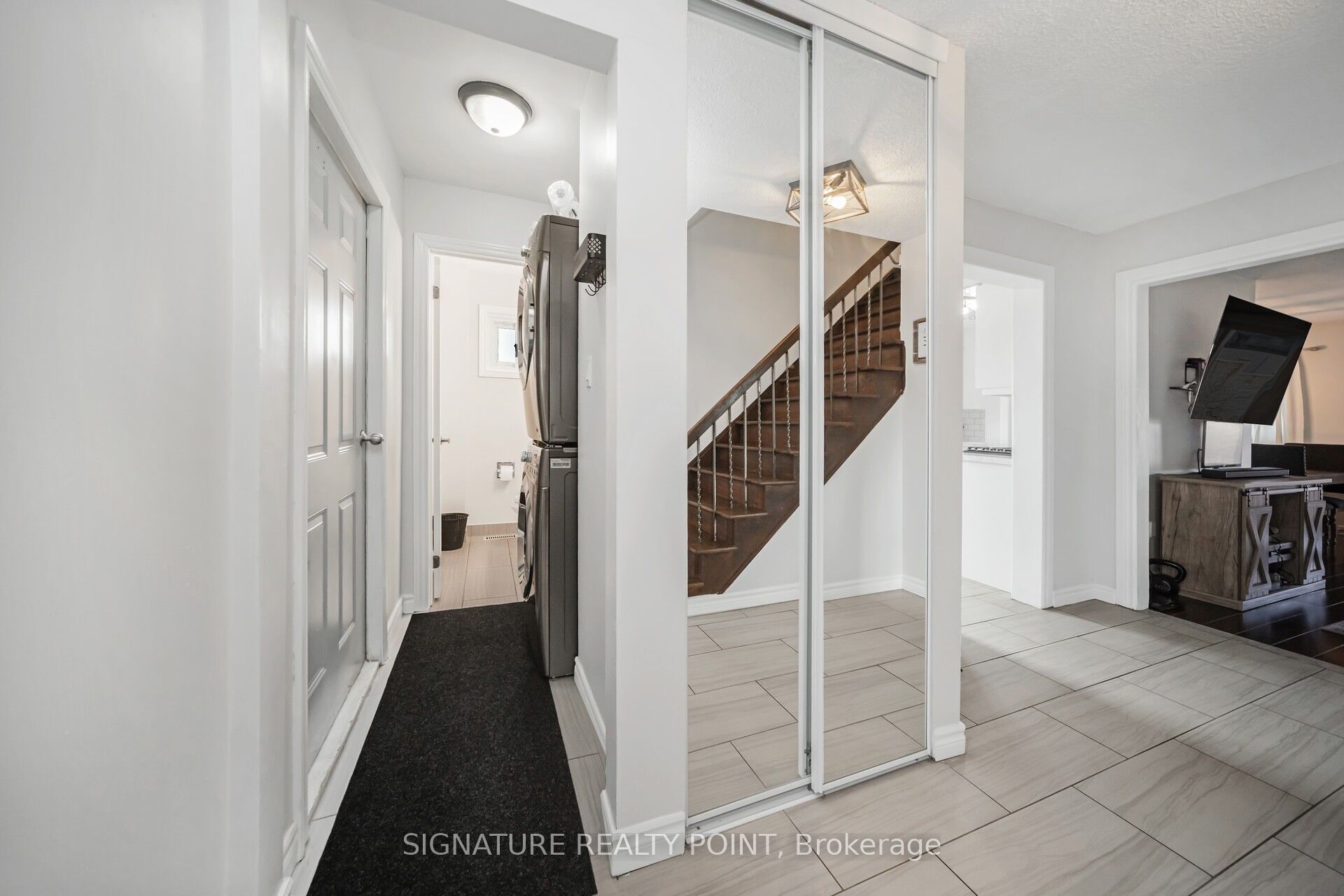 222 Simmons Boulevard Property Photo 5