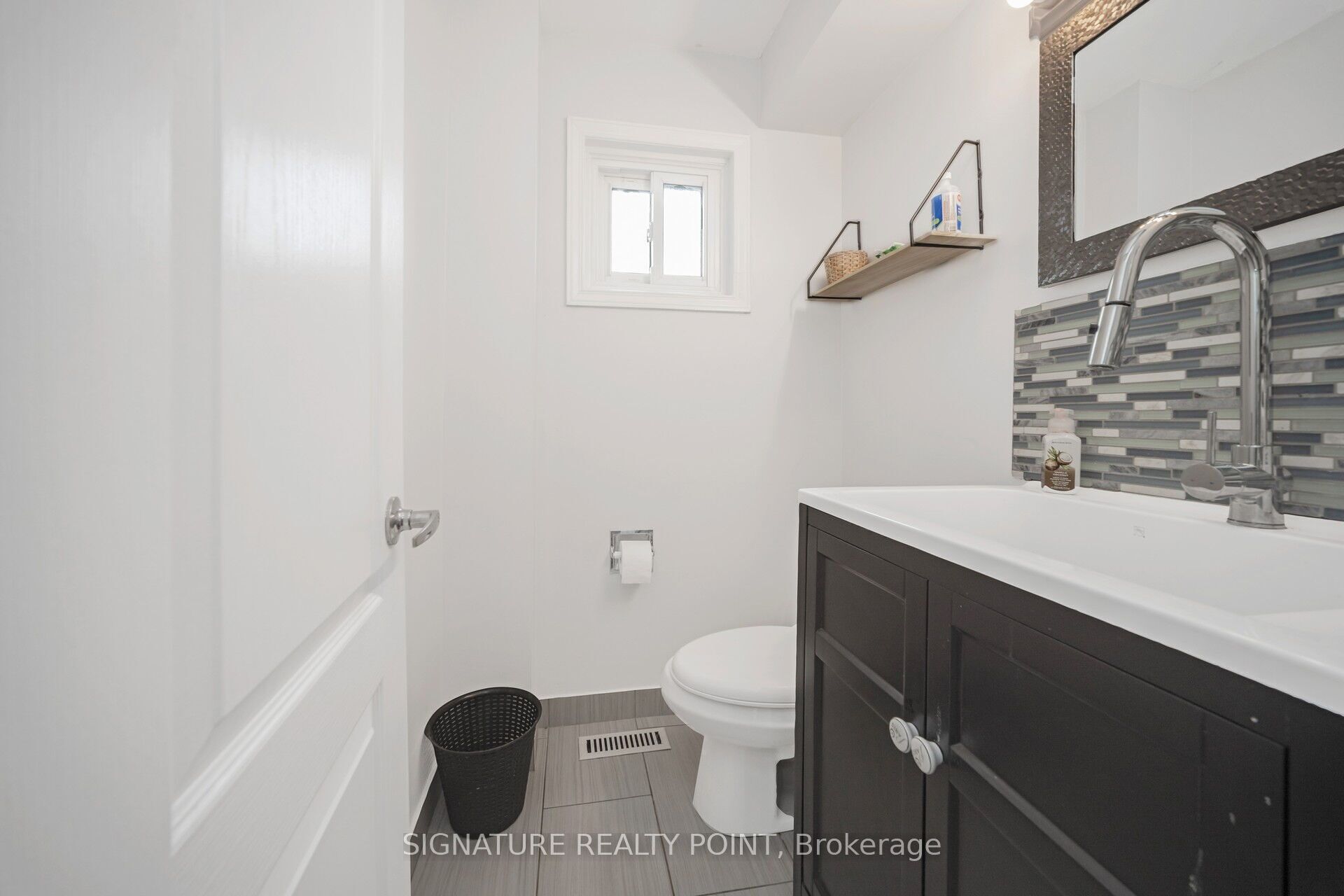 222 Simmons Boulevard Property Photo 7