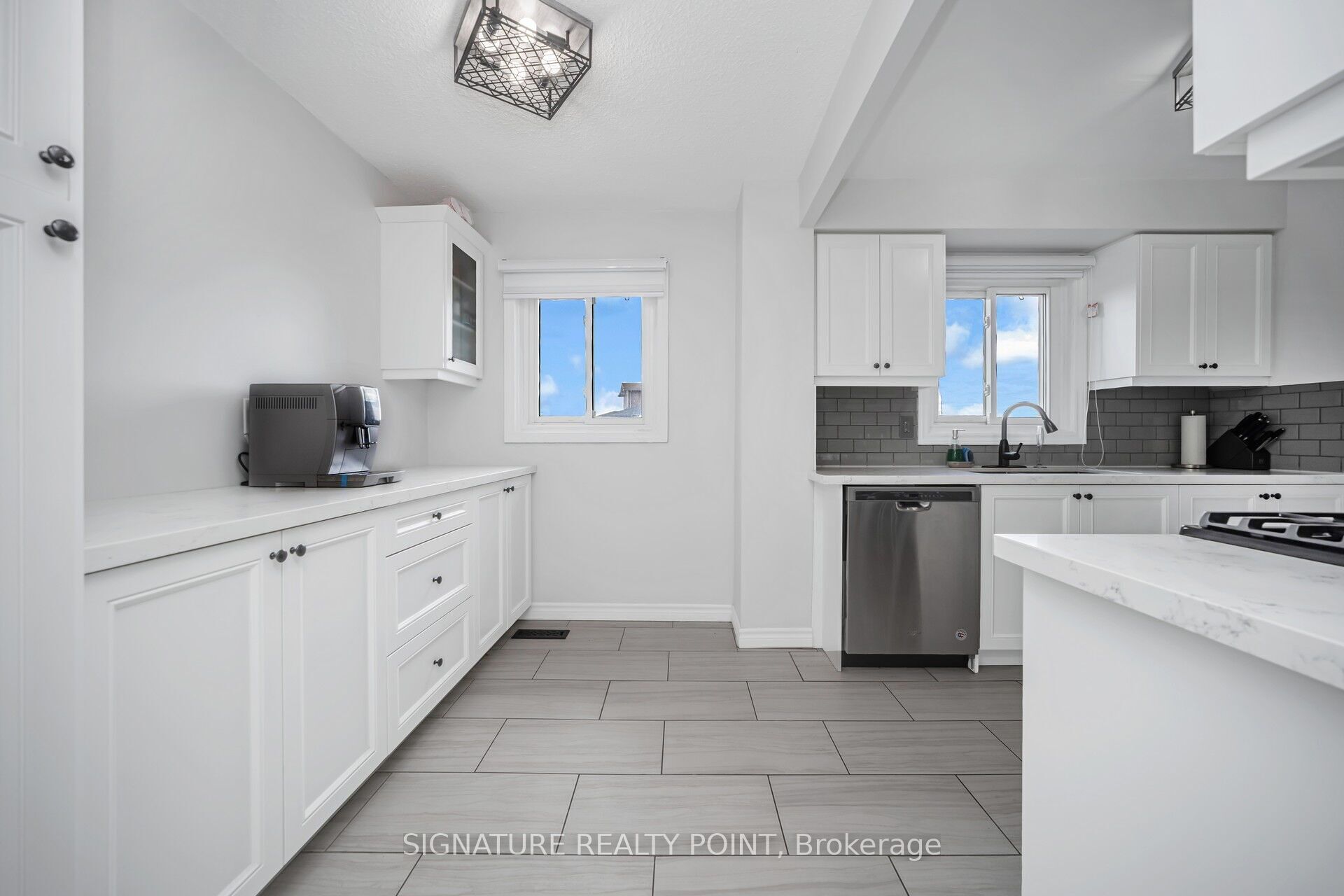222 Simmons Boulevard Property Photo 9