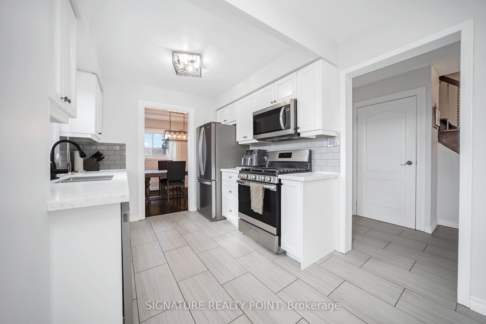 222 Simmons Boulevard Property Photo 11