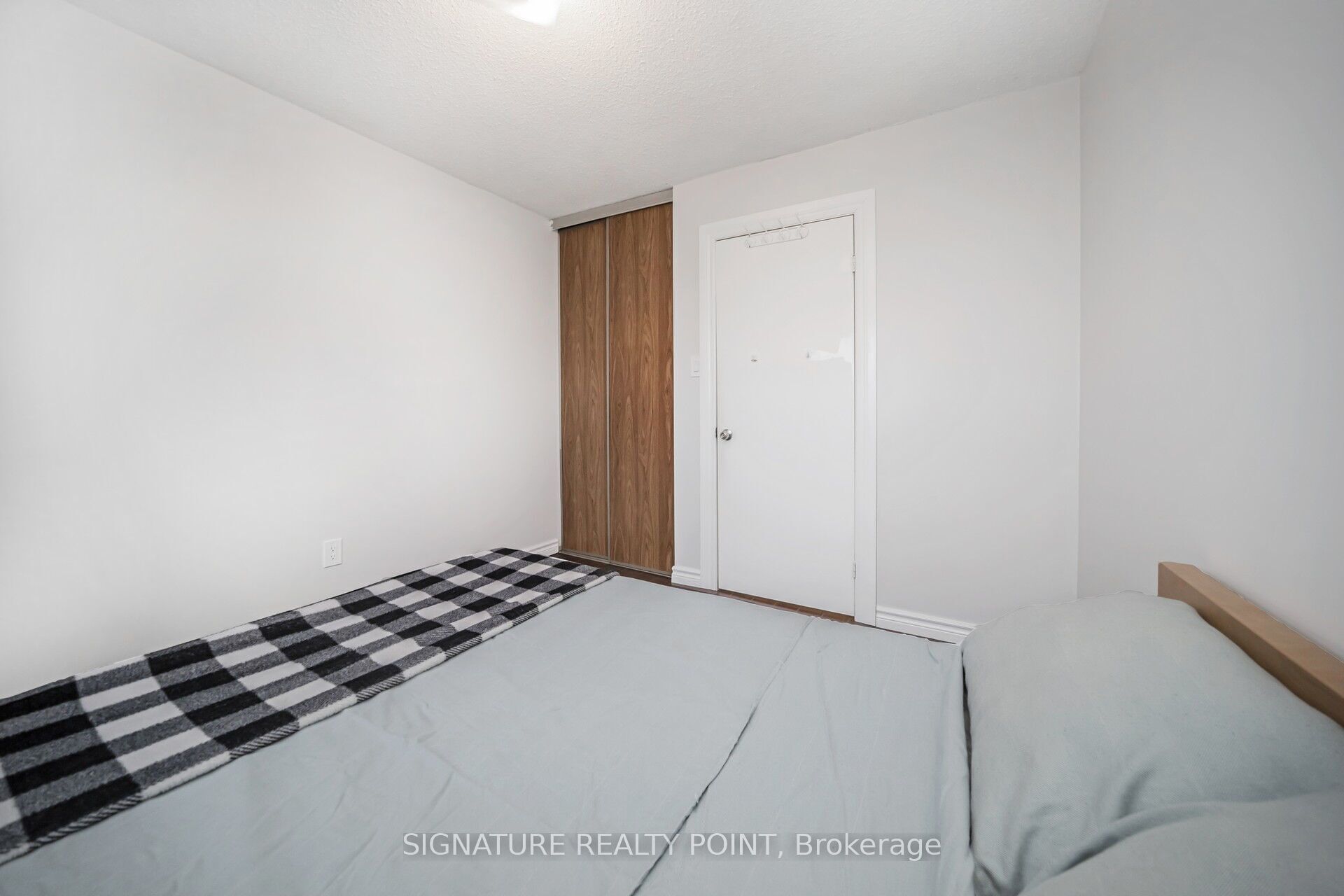 222 Simmons Boulevard Property Photo 32