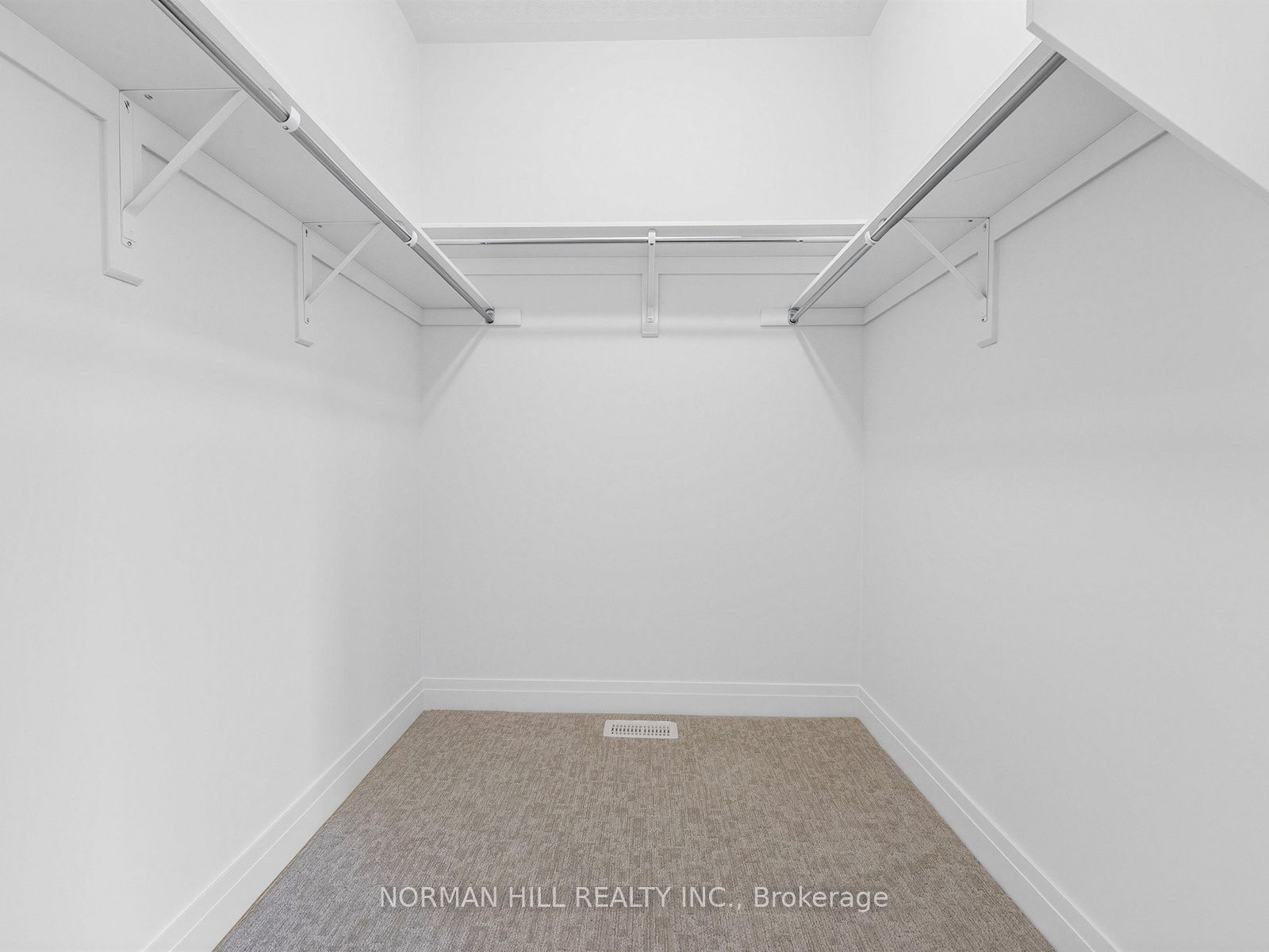 19 Lilestone Drive Property Photo 20
