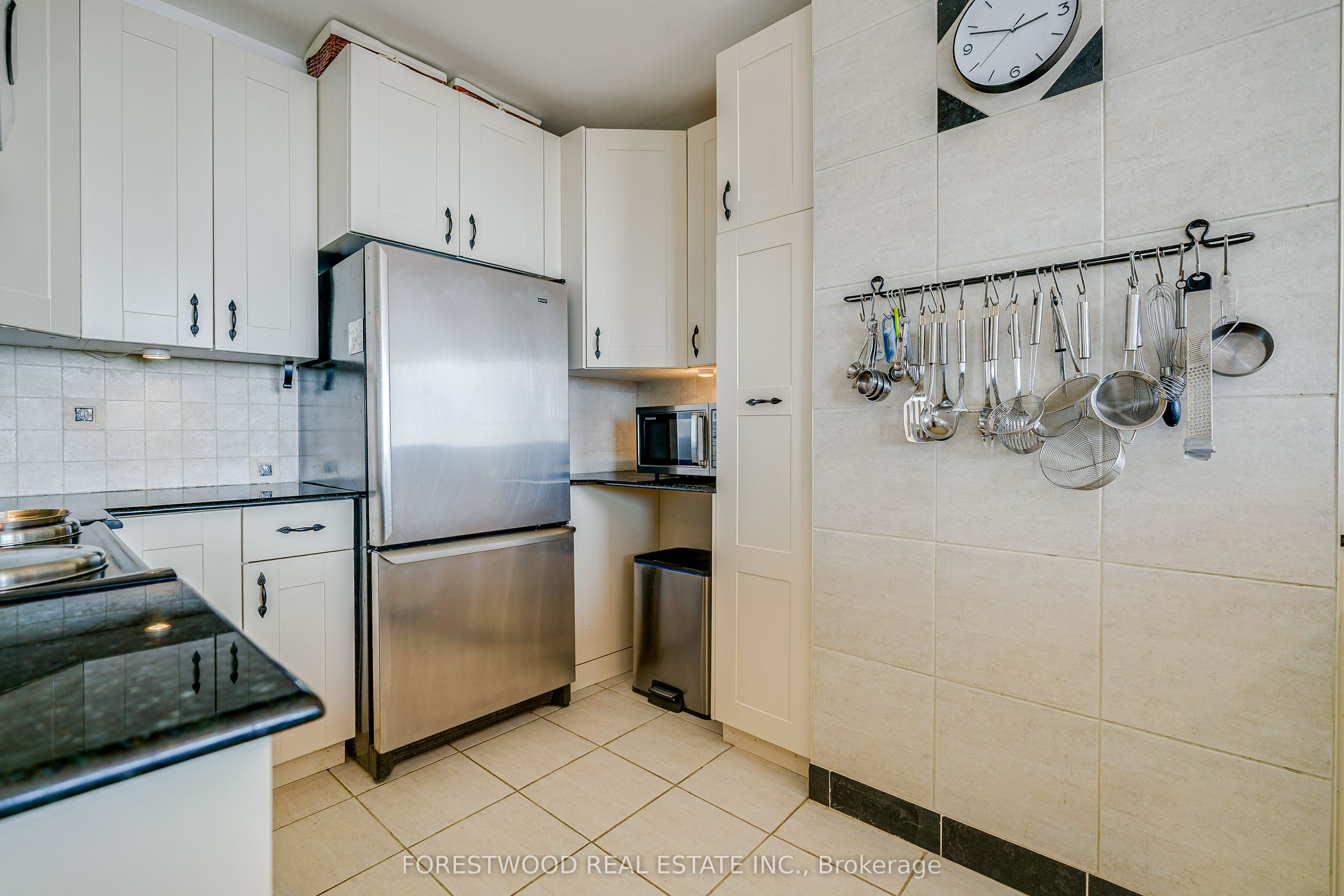 25 Fairview Road W Uph4 Property Photo 10