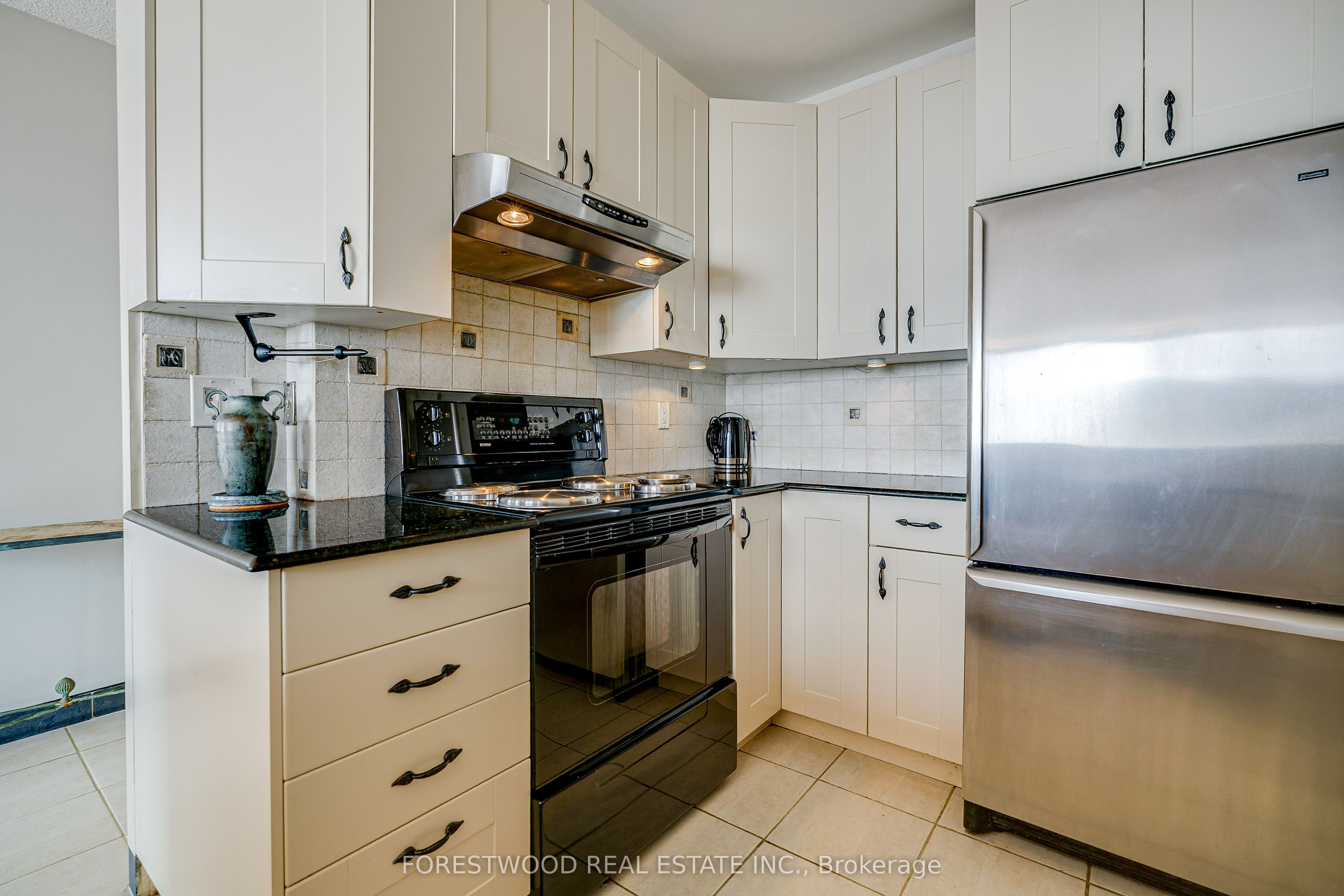 25 Fairview Road W Uph4 Property Photo 11