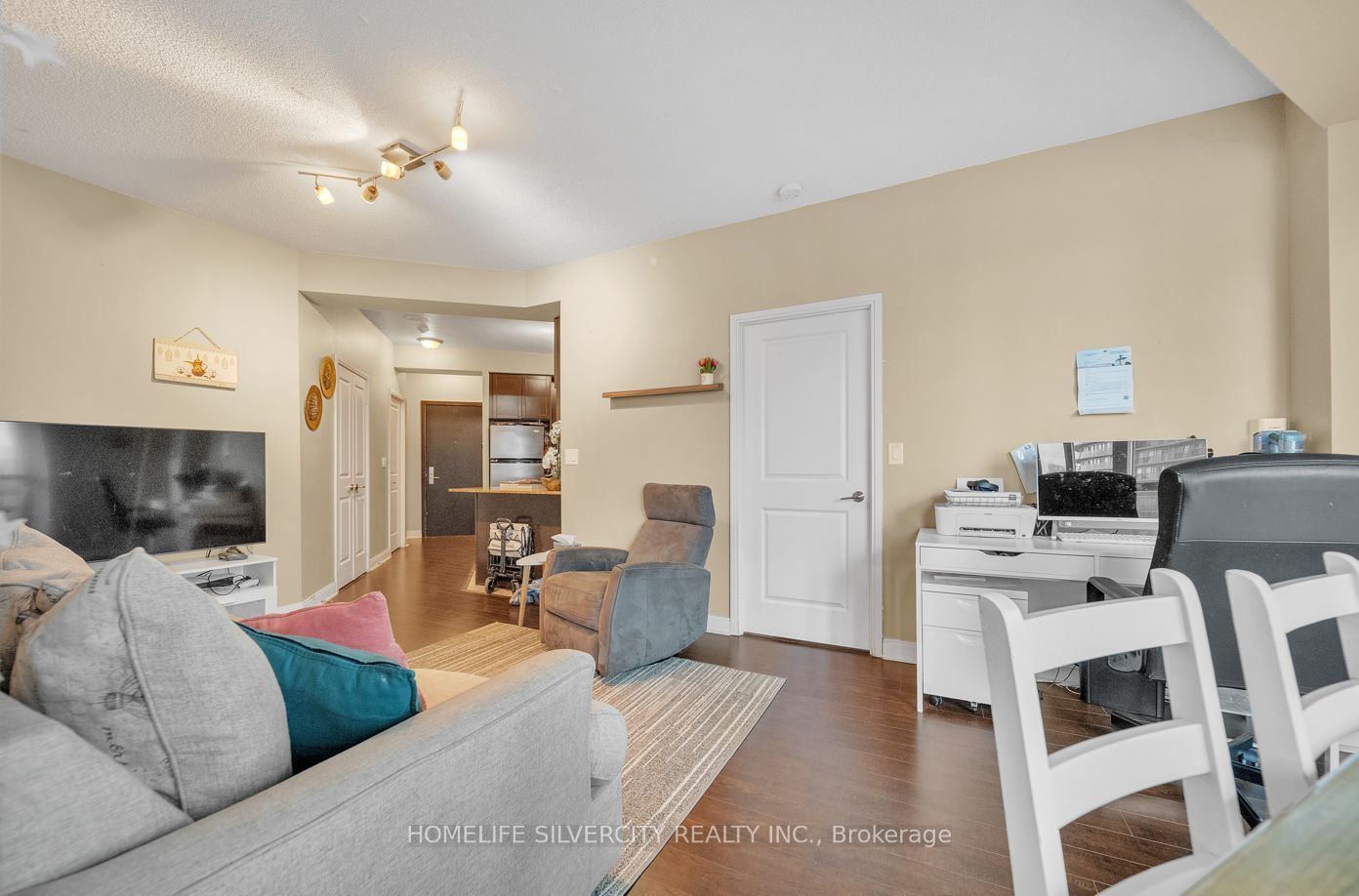 80 Absolute Avenue 2006 Property Photo 13