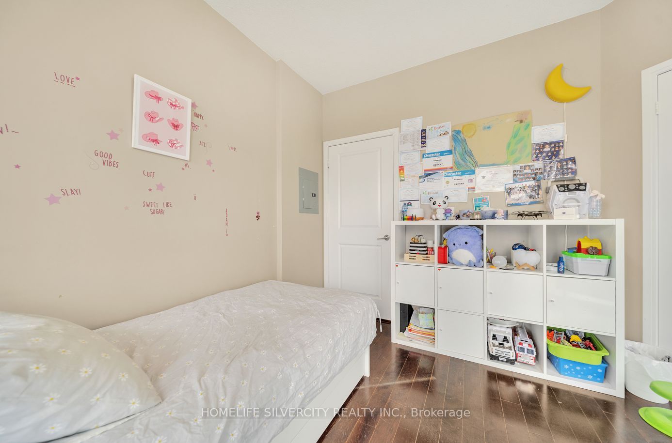 80 Absolute Avenue 2006 Property Photo 14