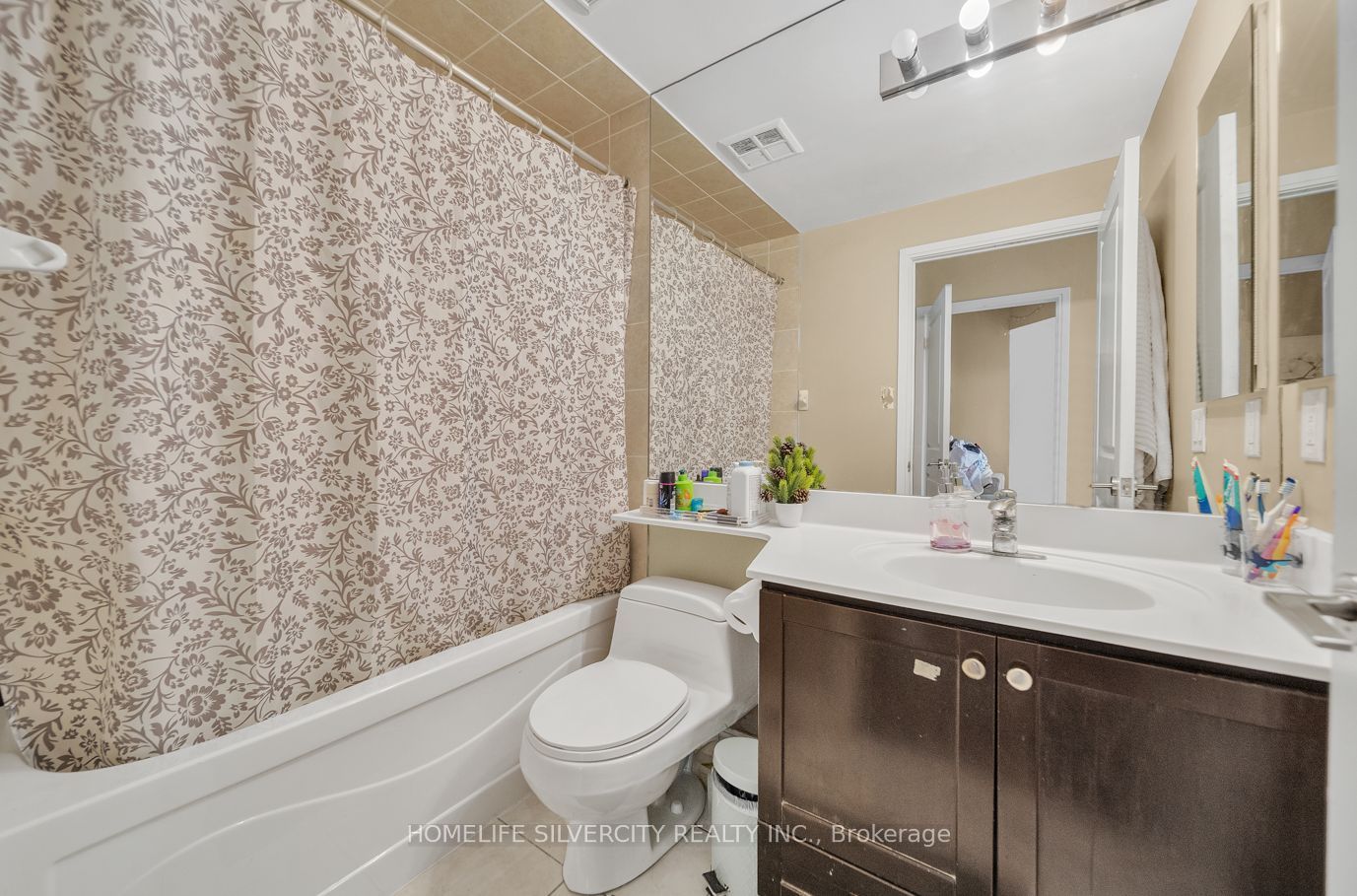 80 Absolute Avenue 2006 Property Photo 19