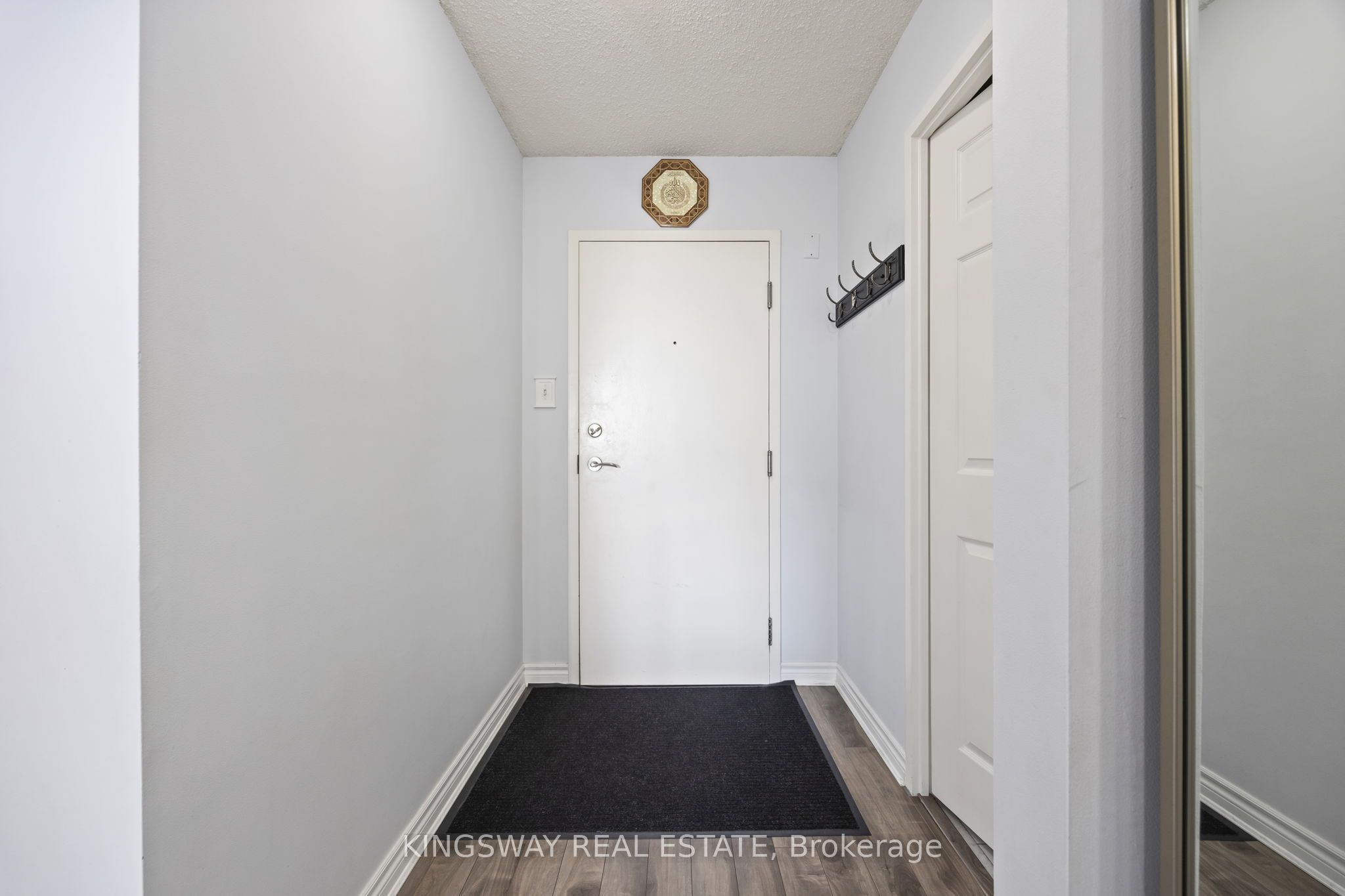 12 Laurelcrest Street 507 Property Photo 2