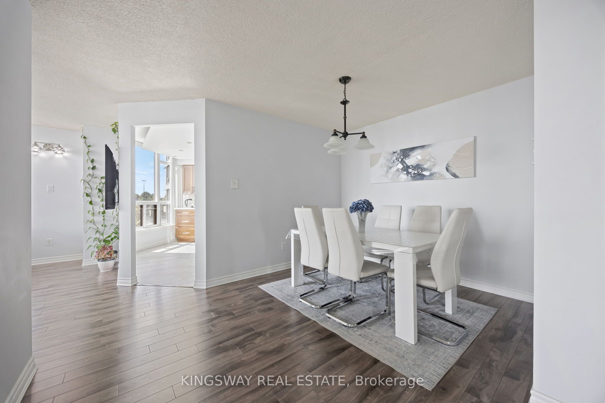 12 Laurelcrest Street 507 Property Photo 3
