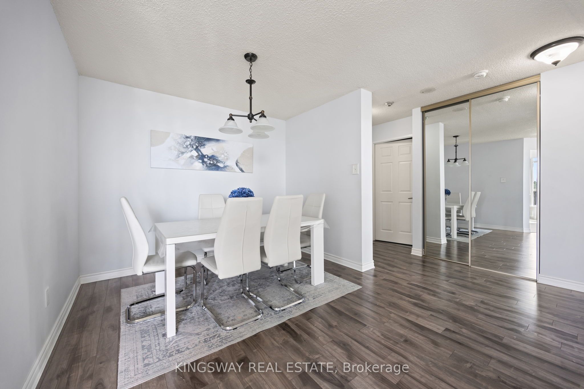 12 Laurelcrest Street 507 Property Photo 4