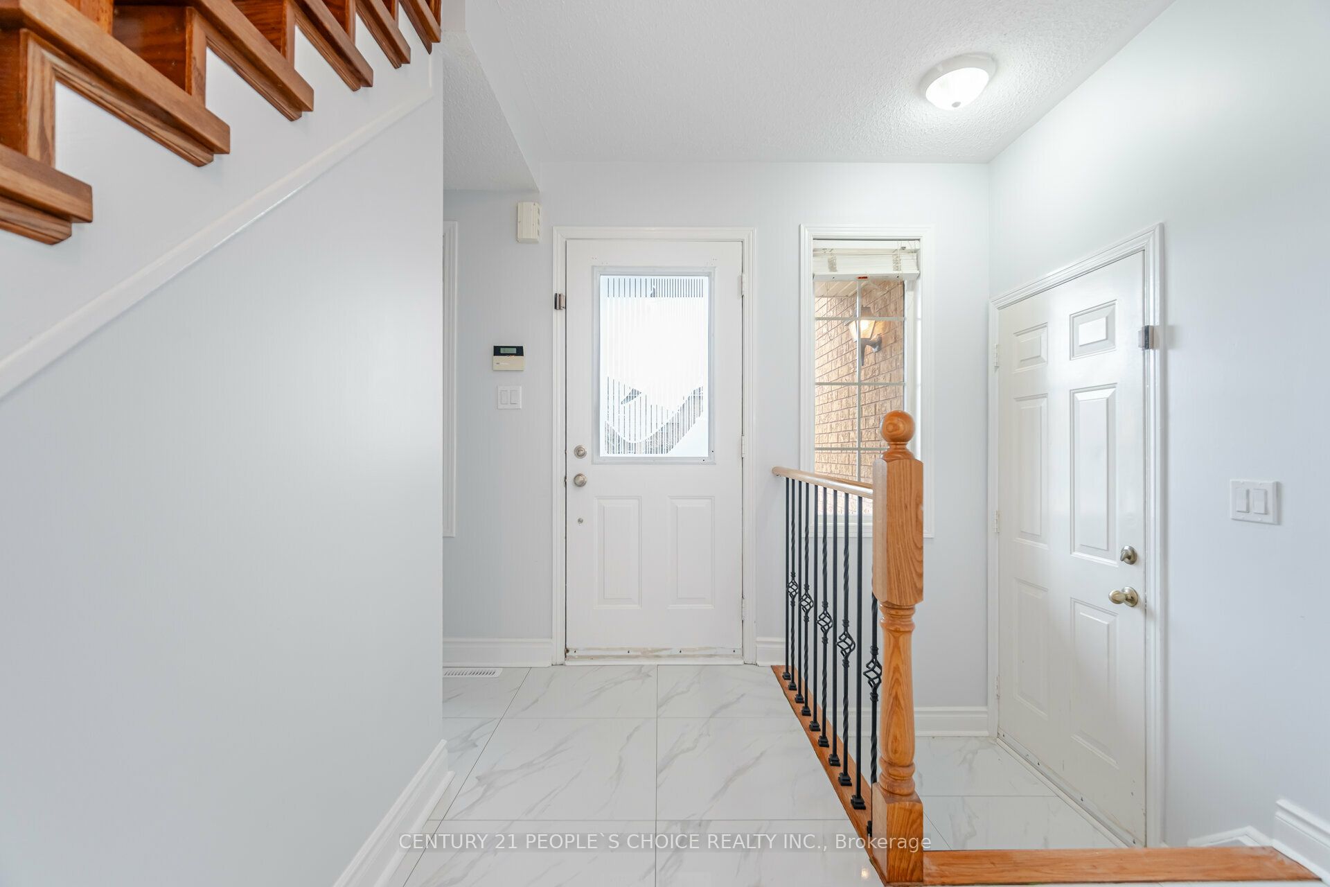 2340 Newcastle Crescent Property Photo 4
