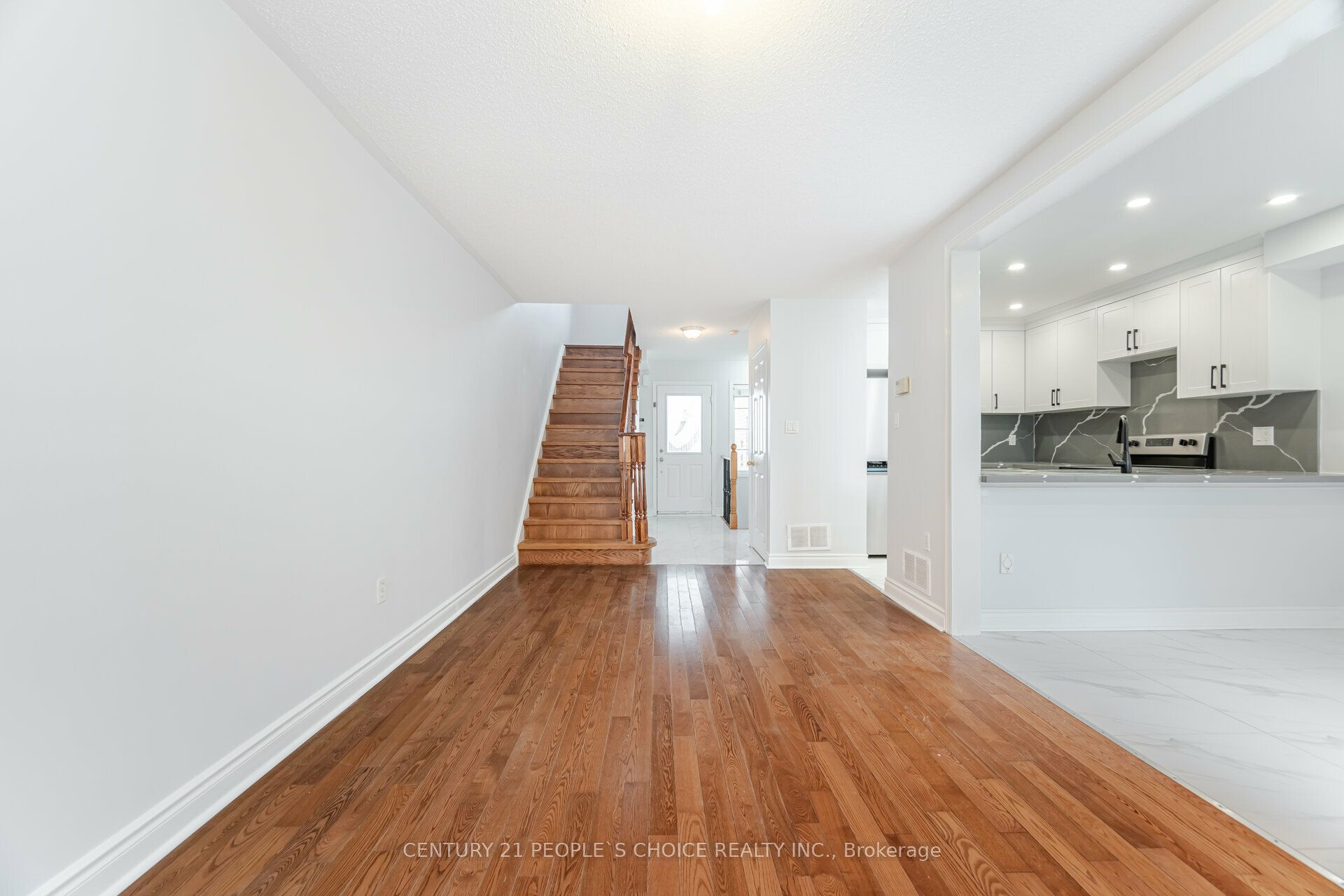2340 Newcastle Crescent Property Photo 7