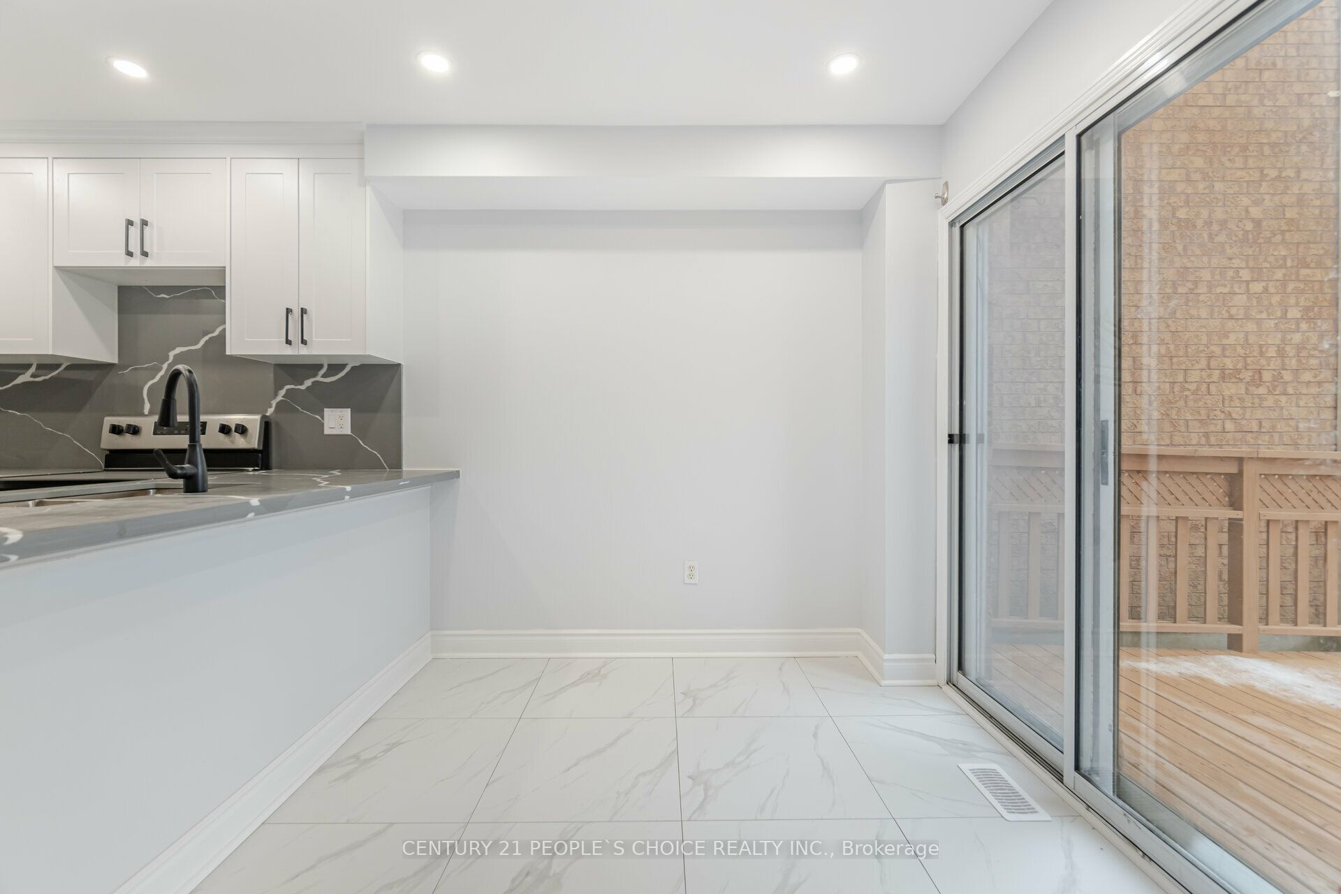2340 Newcastle Crescent Property Photo 9