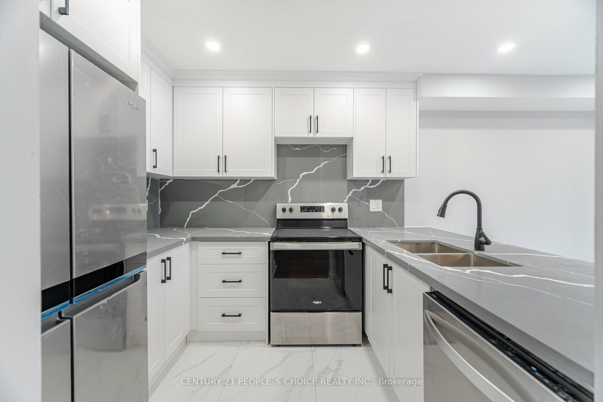 2340 Newcastle Crescent Property Photo 12