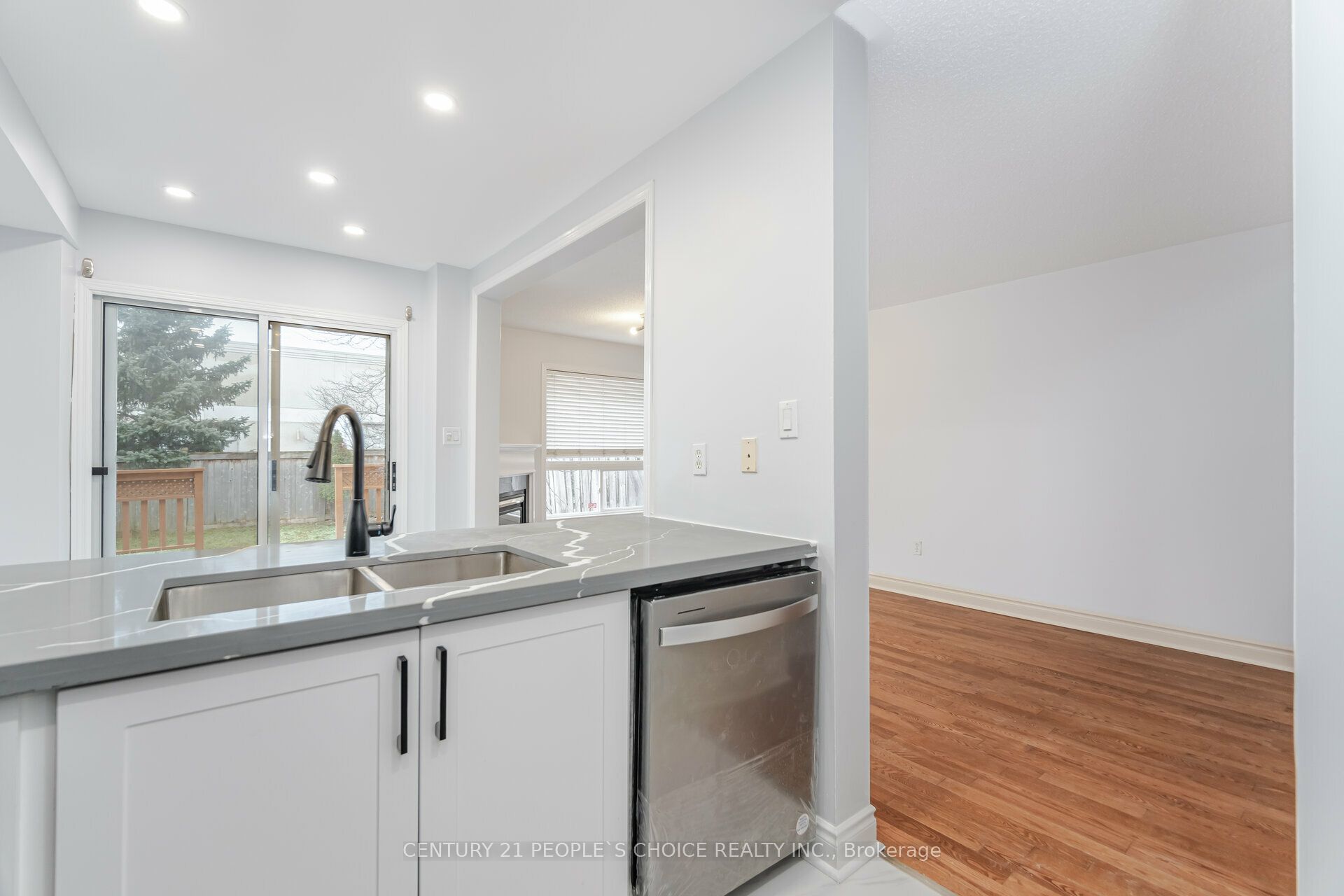 2340 Newcastle Crescent Property Photo 13
