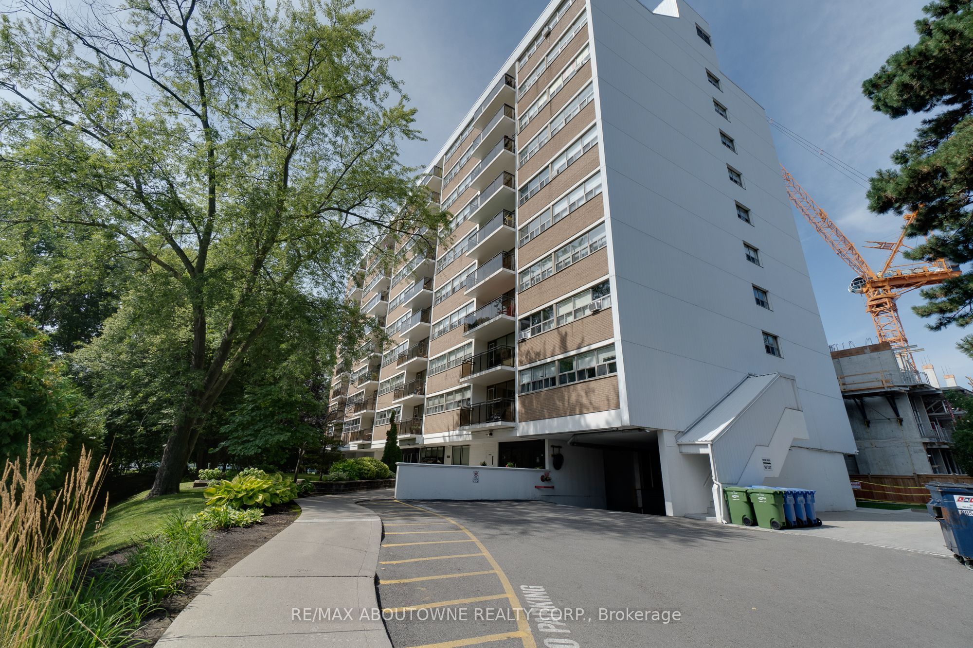 212 Kerr Street 507 Property Photo 2