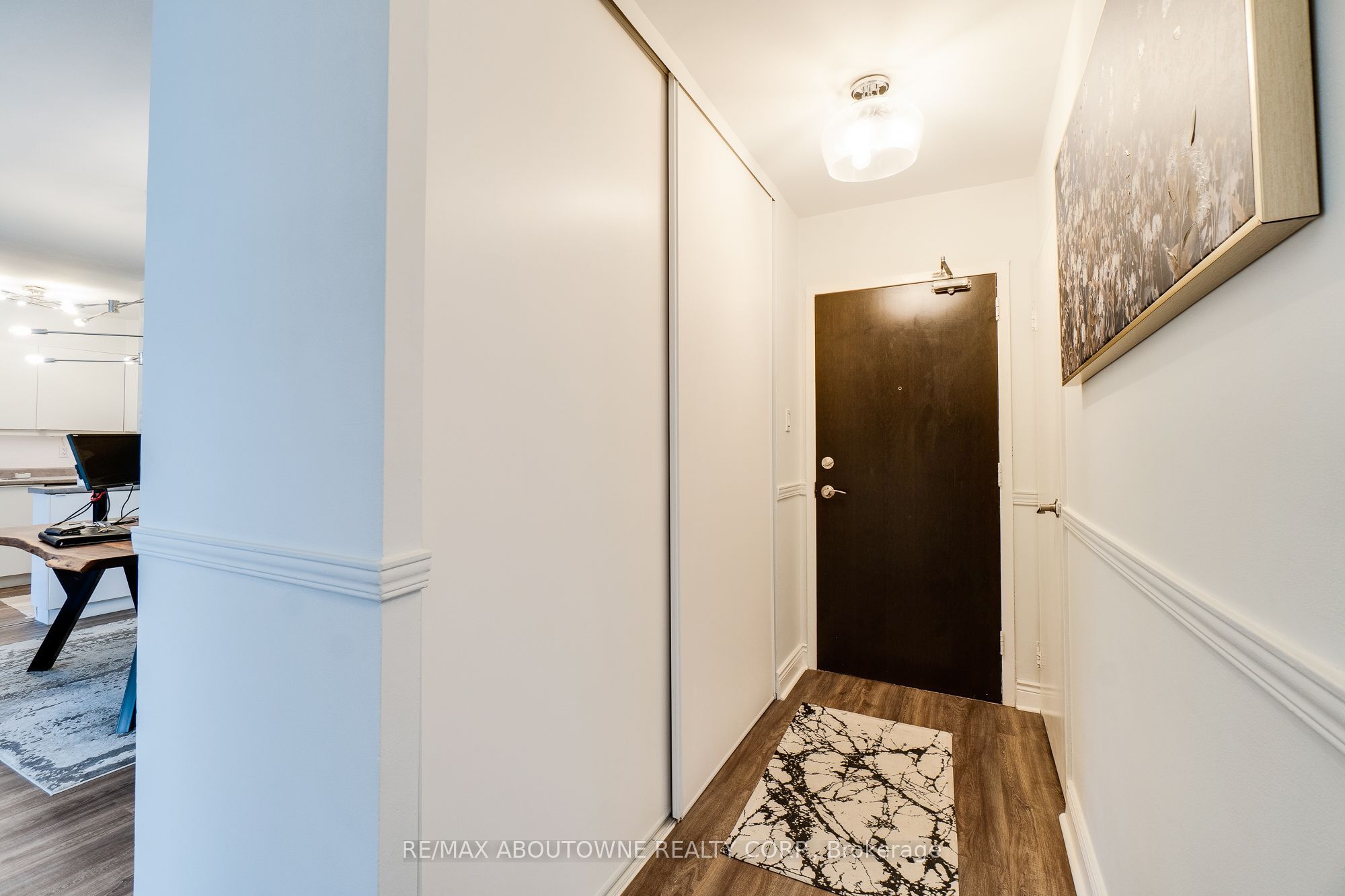 212 Kerr Street 507 Property Photo 5