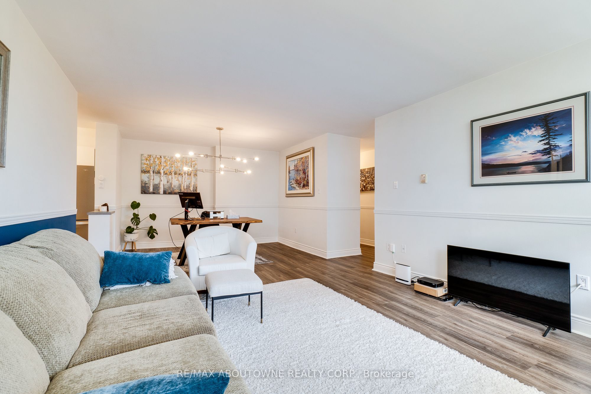 212 Kerr Street 507 Property Photo 10